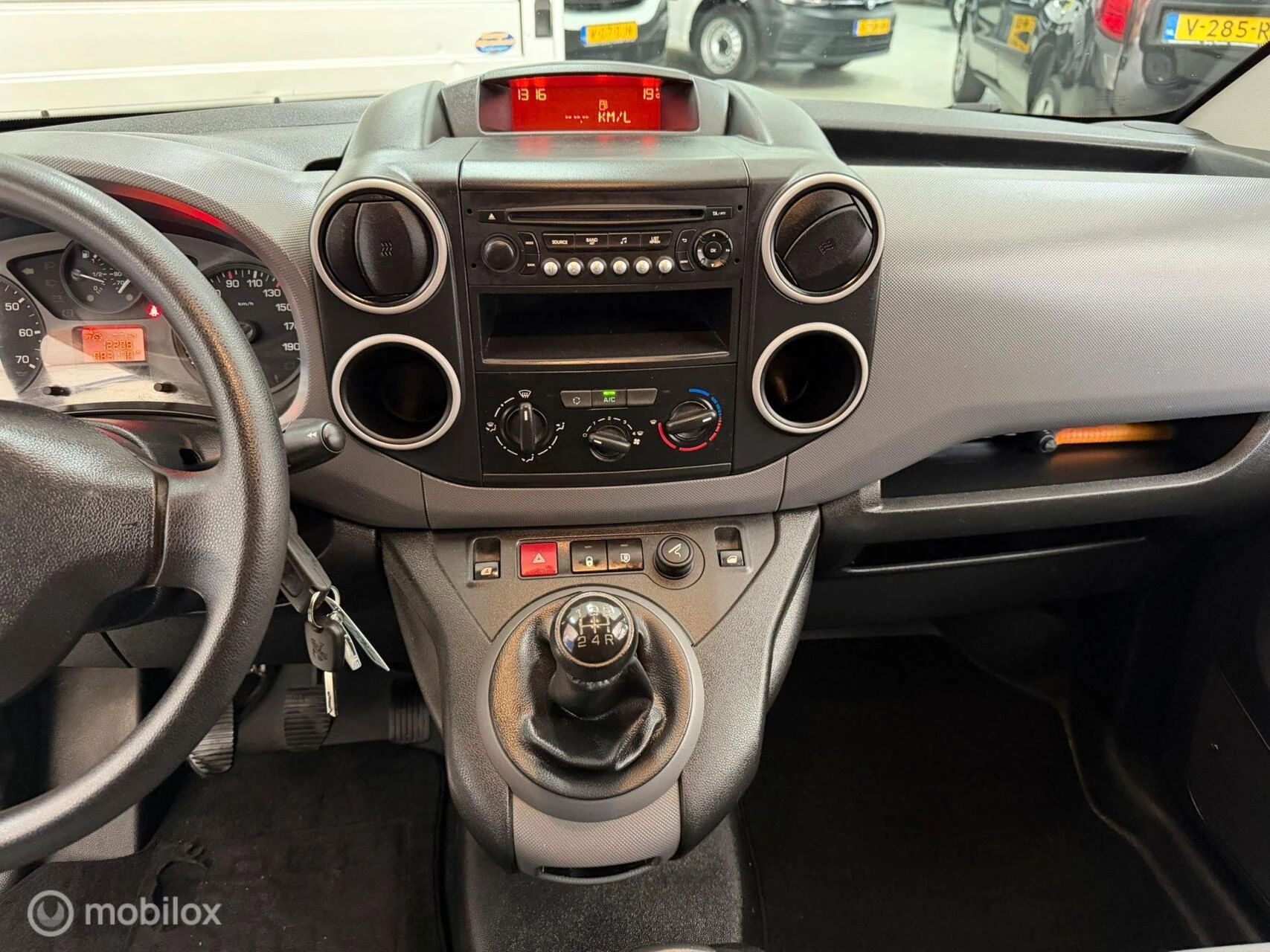 Hoofdafbeelding Peugeot Partner