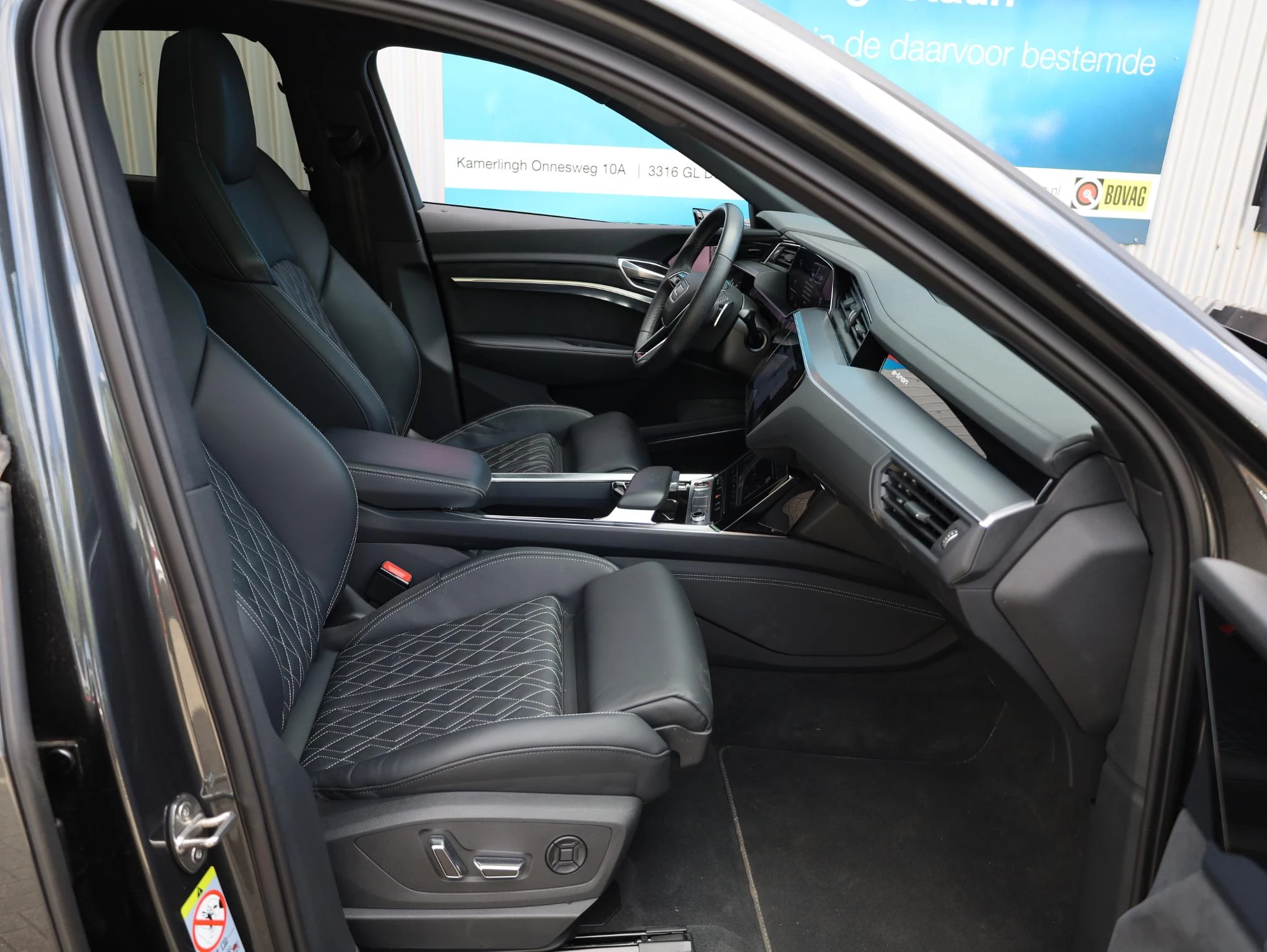 Hoofdafbeelding Audi e-tron