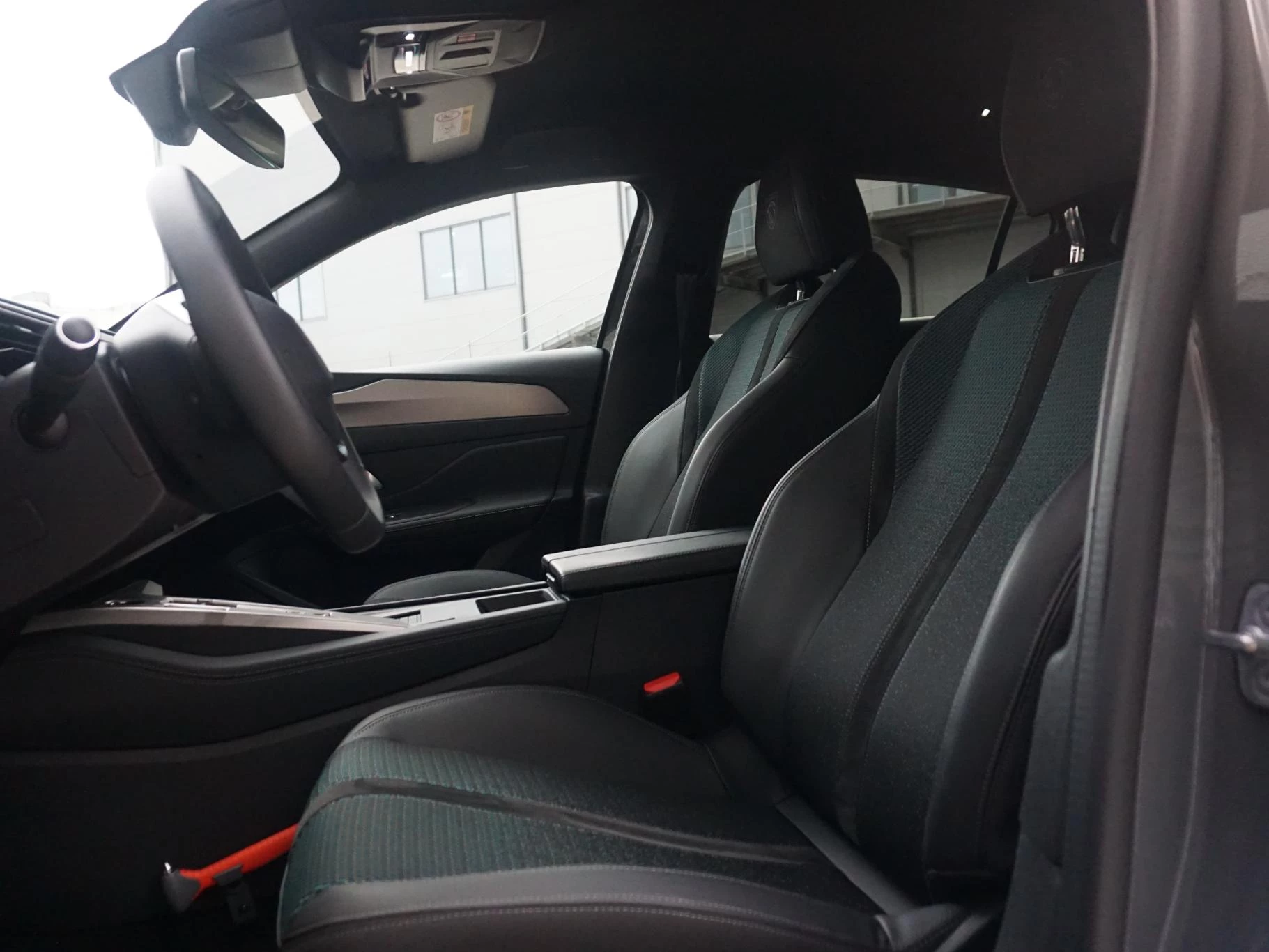 Hoofdafbeelding Peugeot e-308