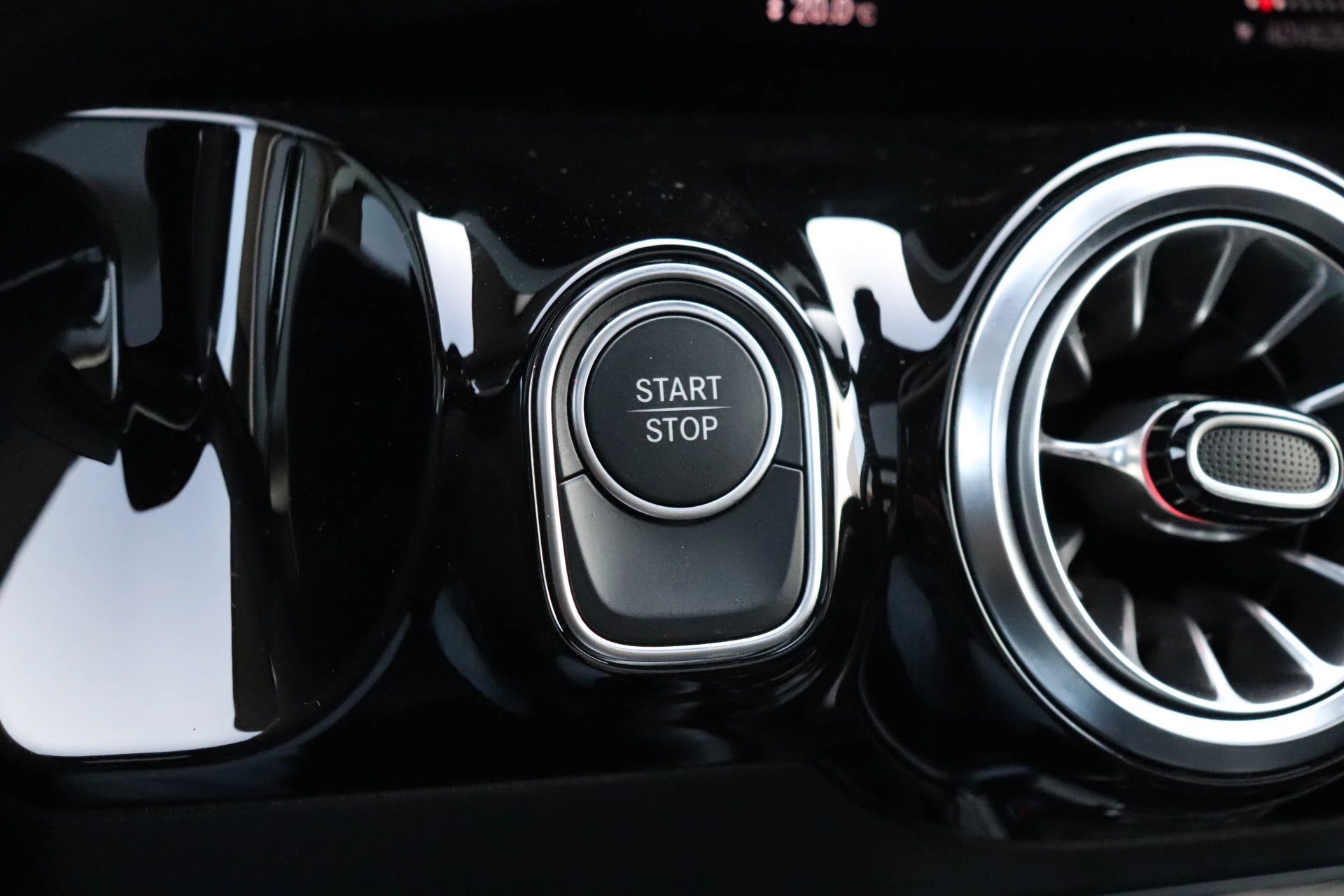 Hoofdafbeelding Mercedes-Benz EQA