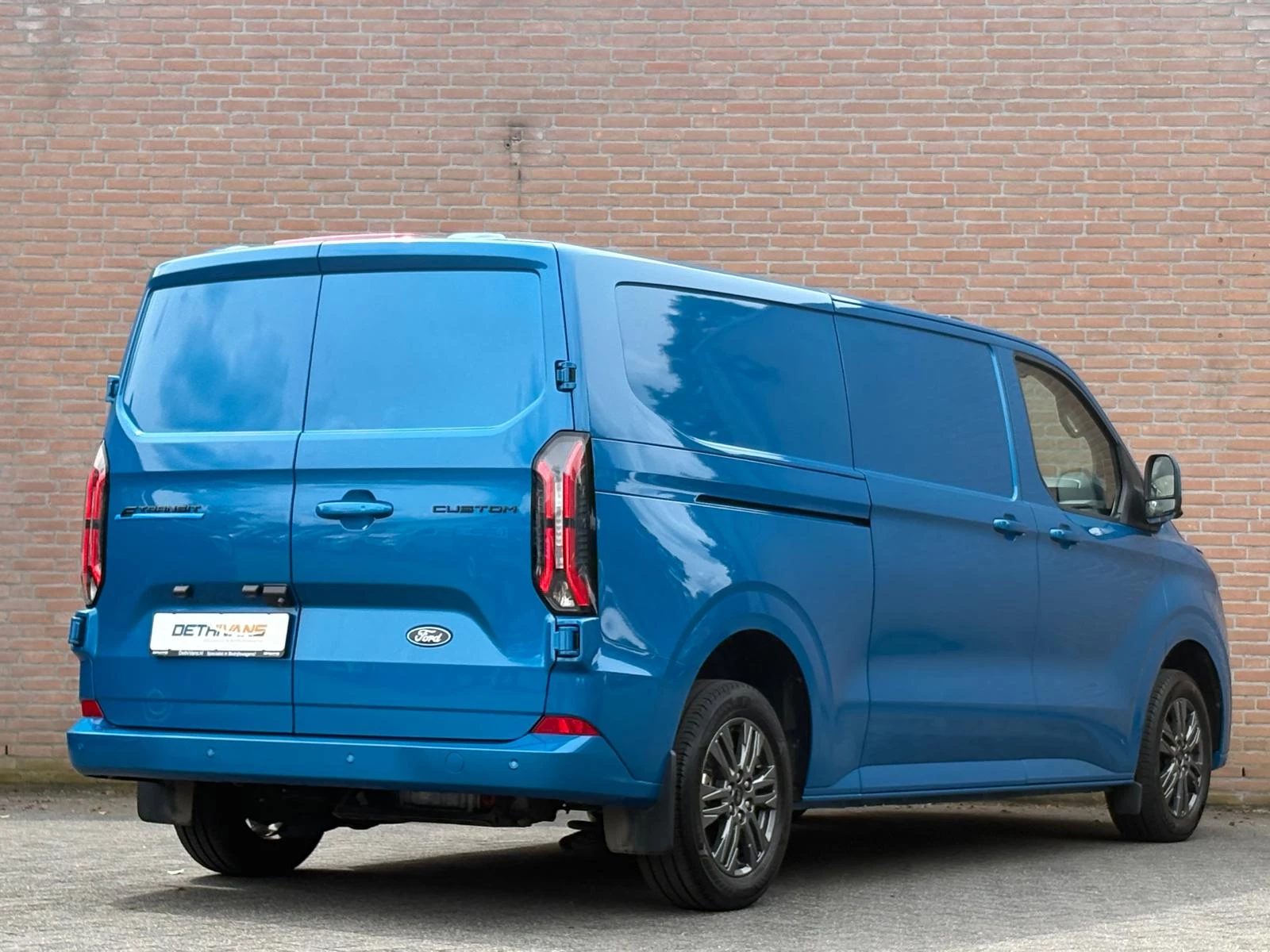 Hoofdafbeelding Ford E-Transit Custom