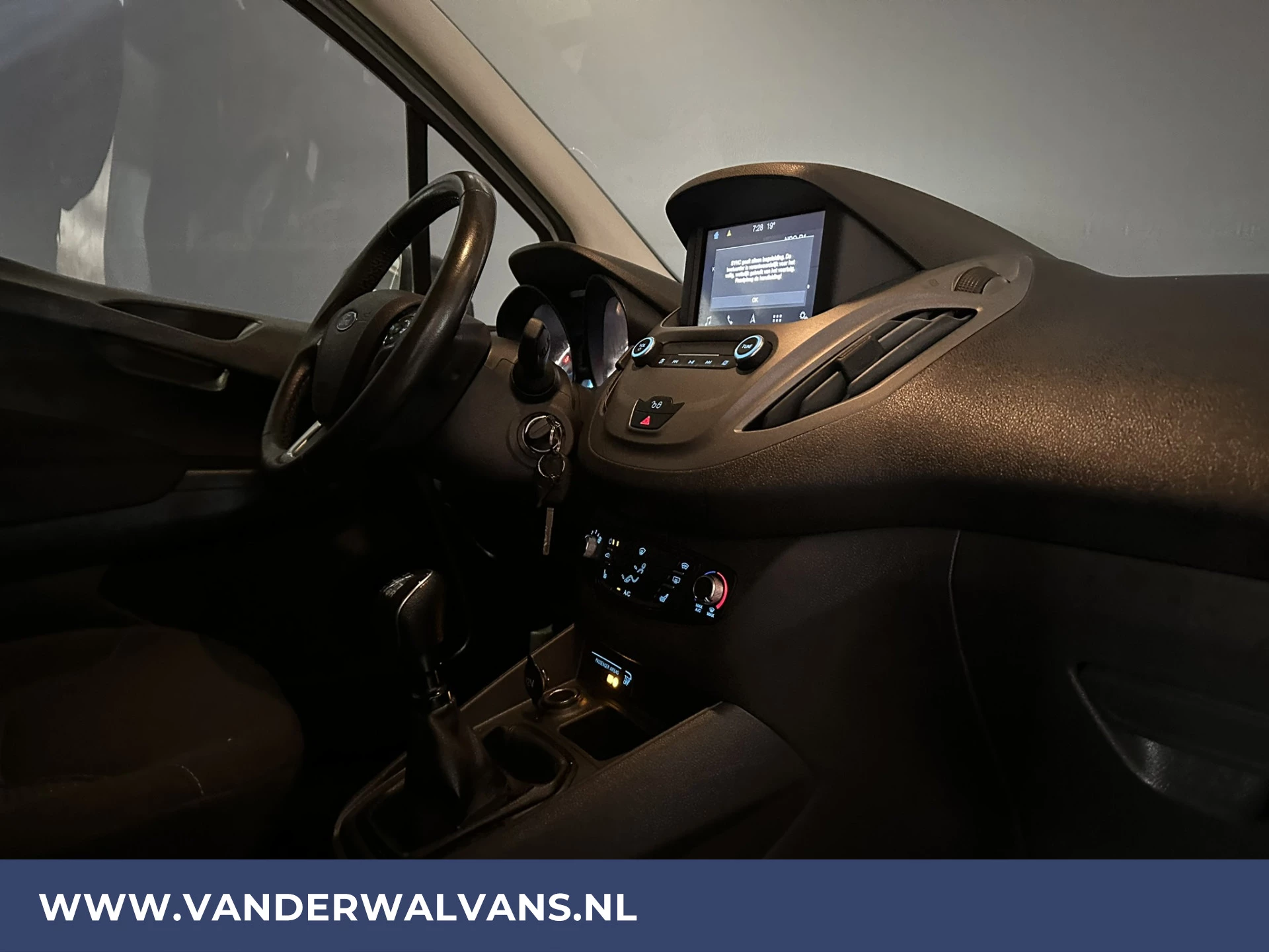 Hoofdafbeelding Ford Transit Courier