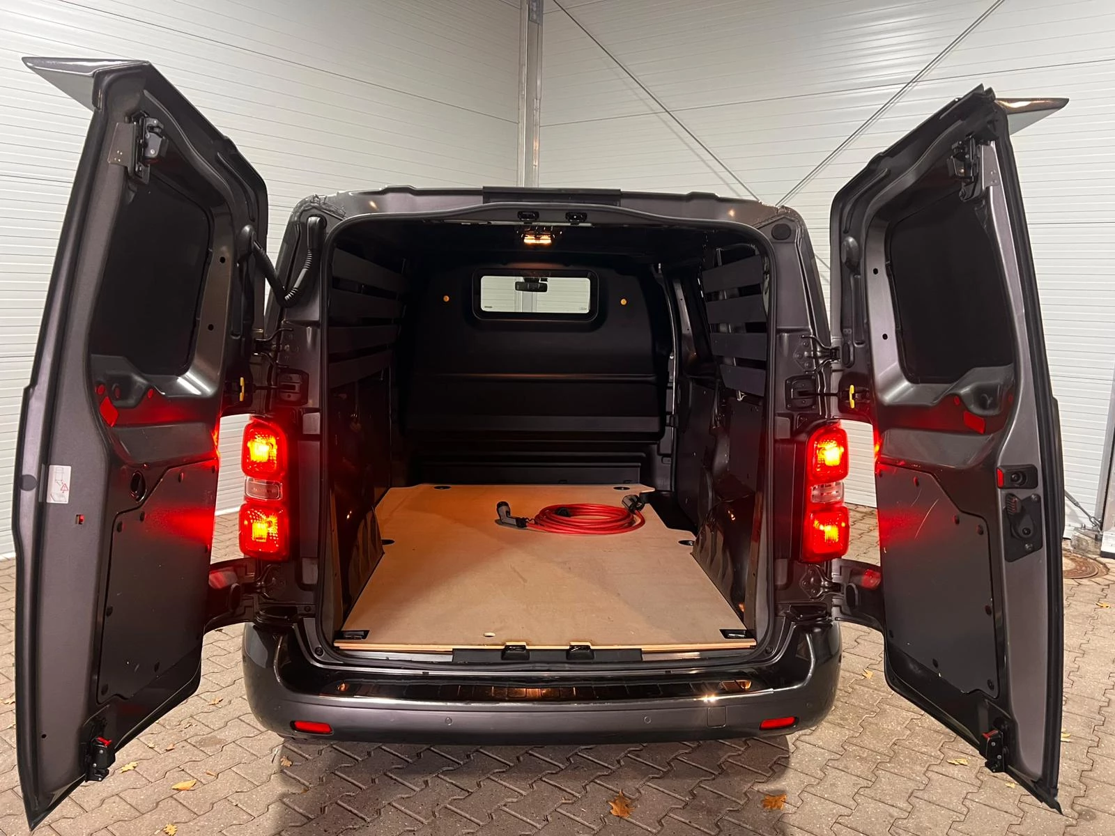 Hoofdafbeelding Opel Vivaro-e