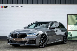 Hoofdafbeelding BMW 5 Serie BMW 5-serie Touring 530e xDrive M-Sport 4-wielsturing Luchtv. Massage
