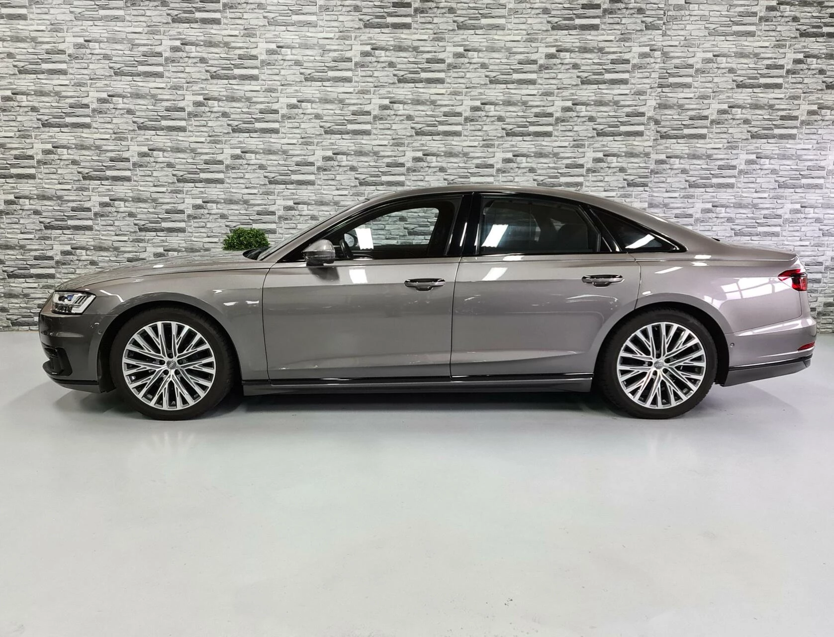 Hoofdafbeelding Audi A8