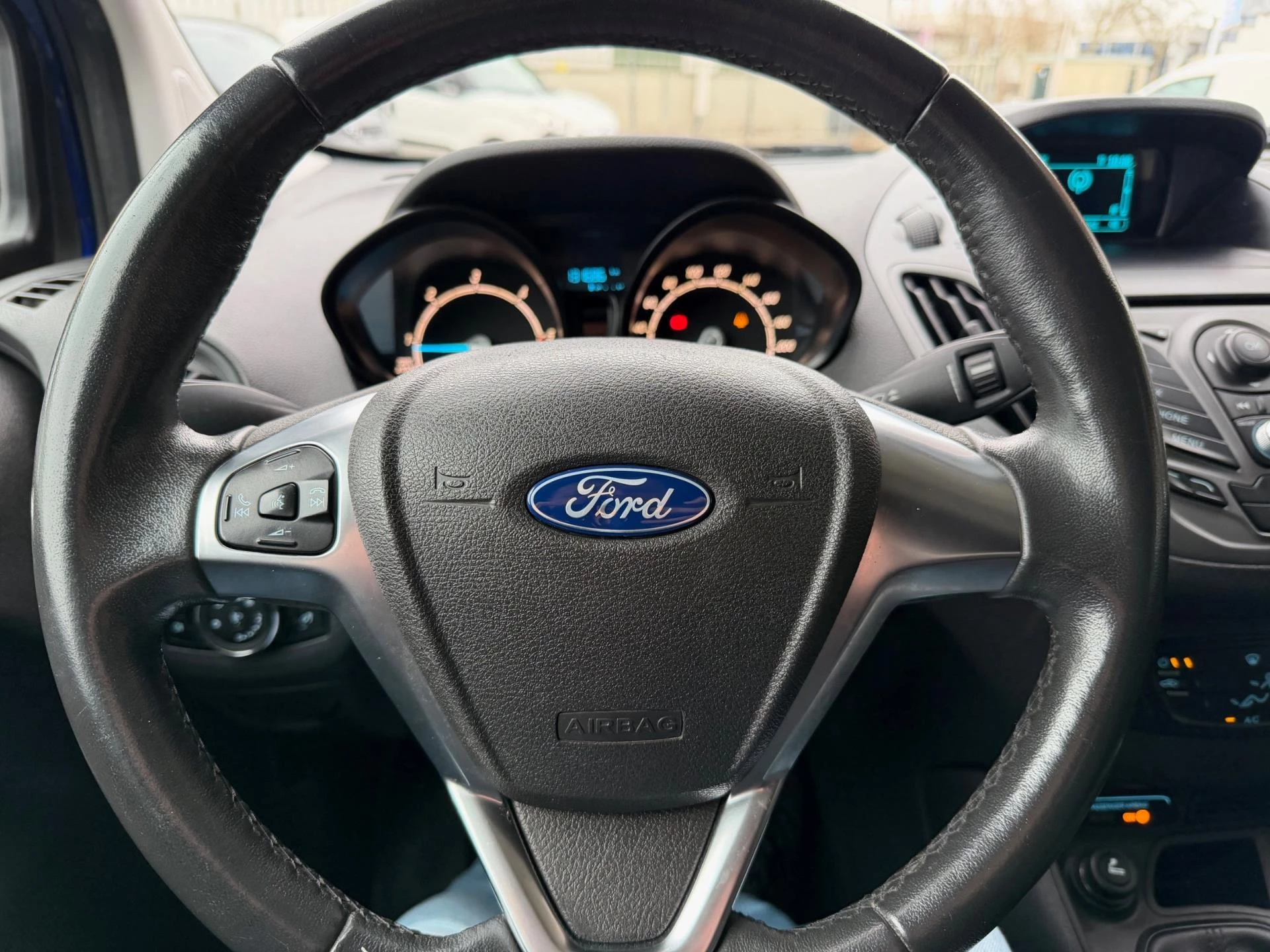 Hoofdafbeelding Ford Transit Courier