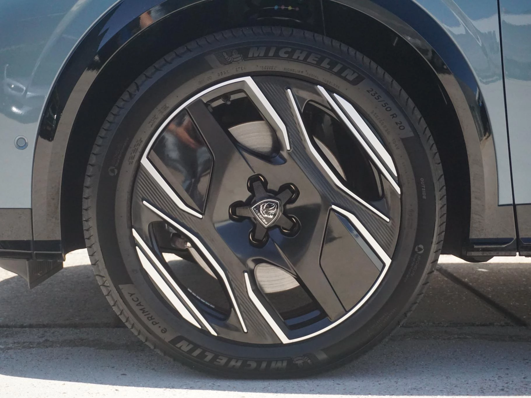 Hoofdafbeelding Peugeot e-5008