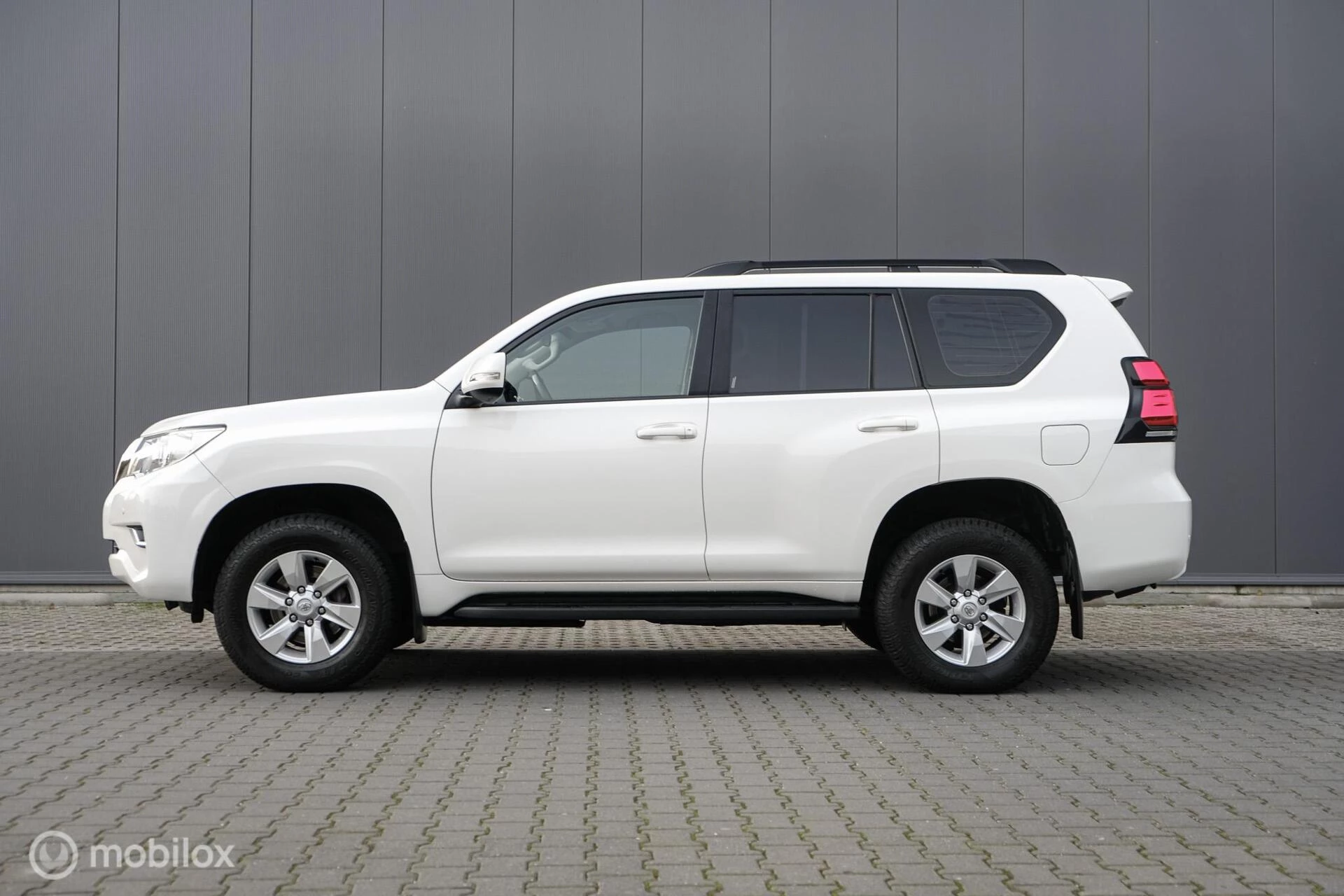 Hoofdafbeelding Toyota Land Cruiser