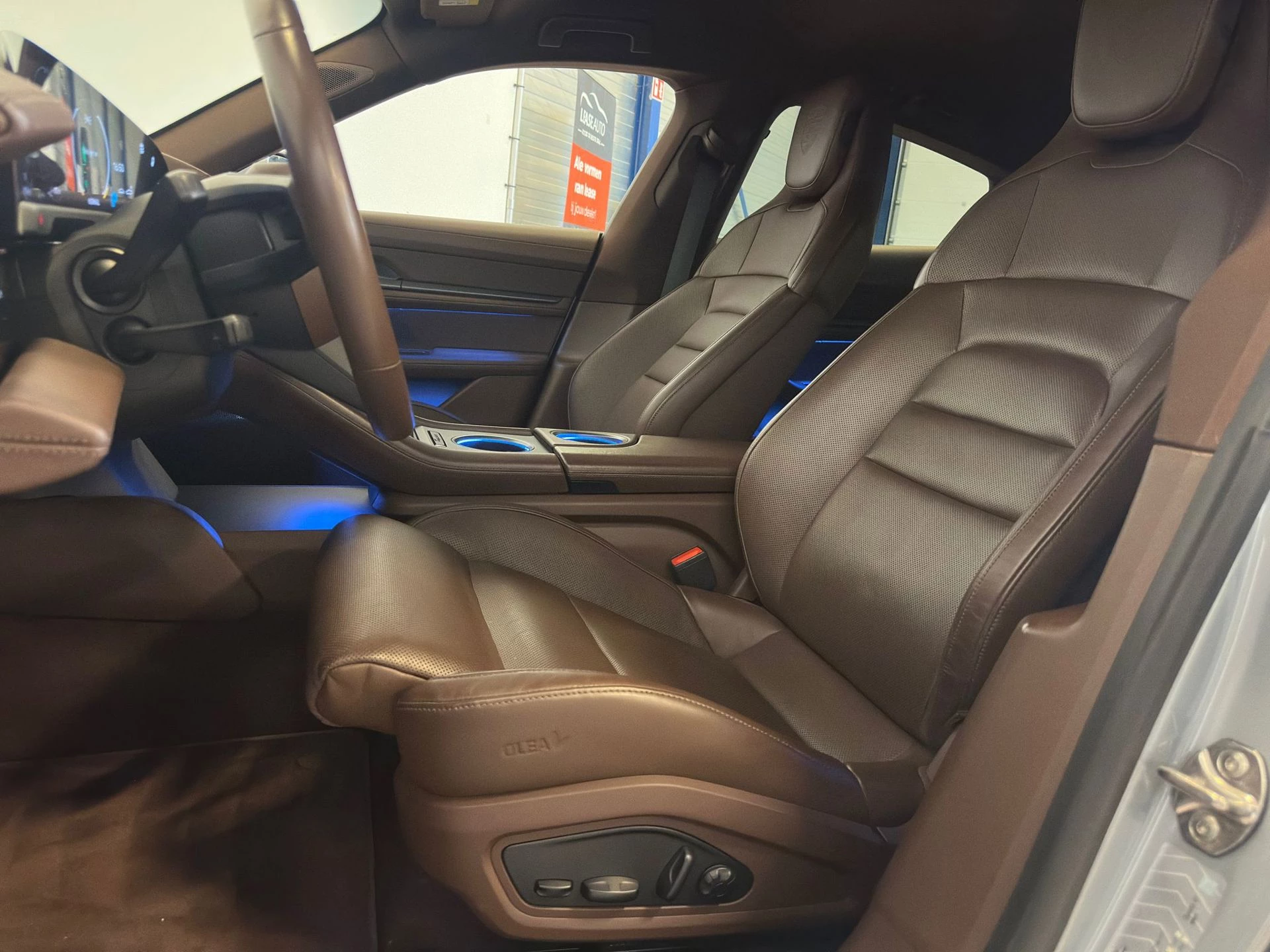 Hoofdafbeelding Porsche Taycan