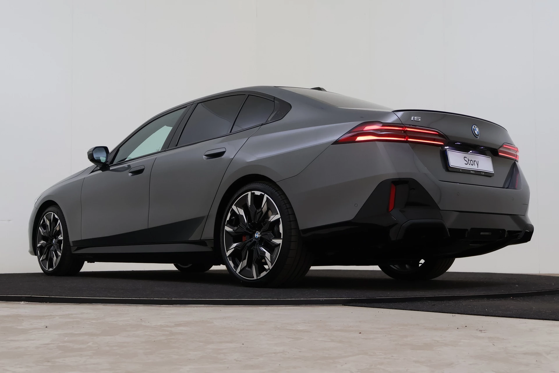 Hoofdafbeelding BMW i5