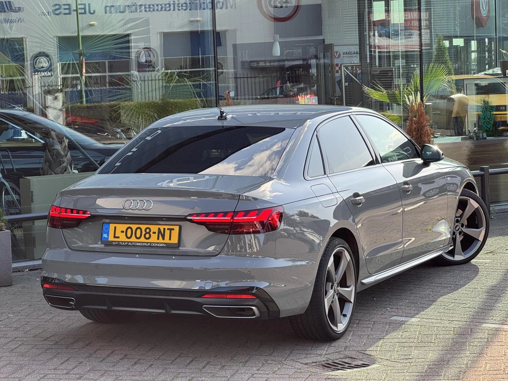 Hoofdafbeelding Audi A4