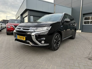 Hoofdafbeelding Mitsubishi Outlander Mitsubishi Outlander 2.0 PHEV Hybrid Executive Edition Aut. Navi Trekhaak