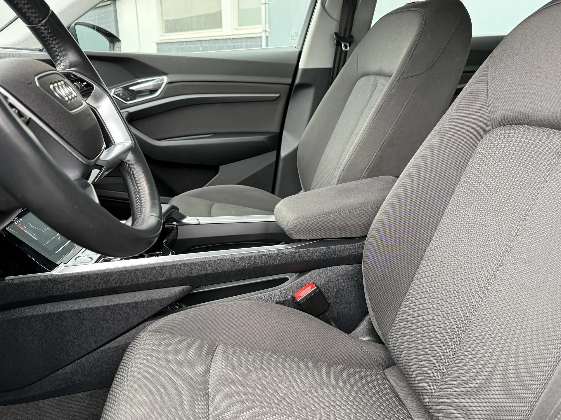 Hoofdafbeelding Audi e-tron