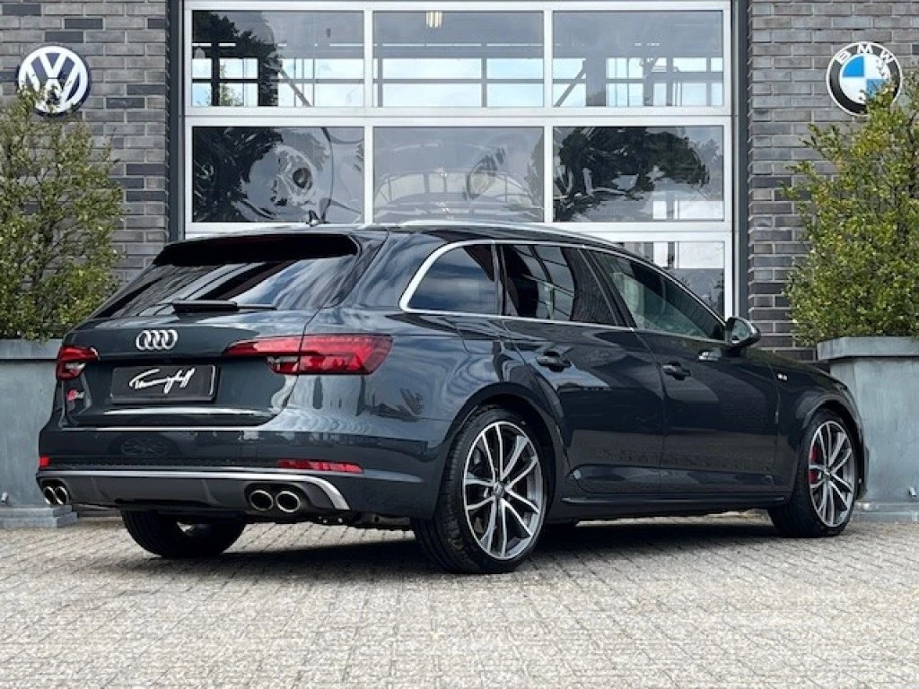 Hoofdafbeelding Audi S4