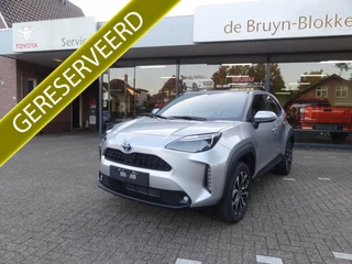 Toyota Yaris Cross 1.5 Hybrid 130pk Dynamic + Comfort Pack dodehoekdetectie / stoelverwarming / stuurwielverwarming / parkeersensoren voor + achter / Navigatie / Apple Carplay / Android Auto / parkeercamera / 10 jaar Toyota garantie / rijklaarprijs incl. Toyota Pechhulppas