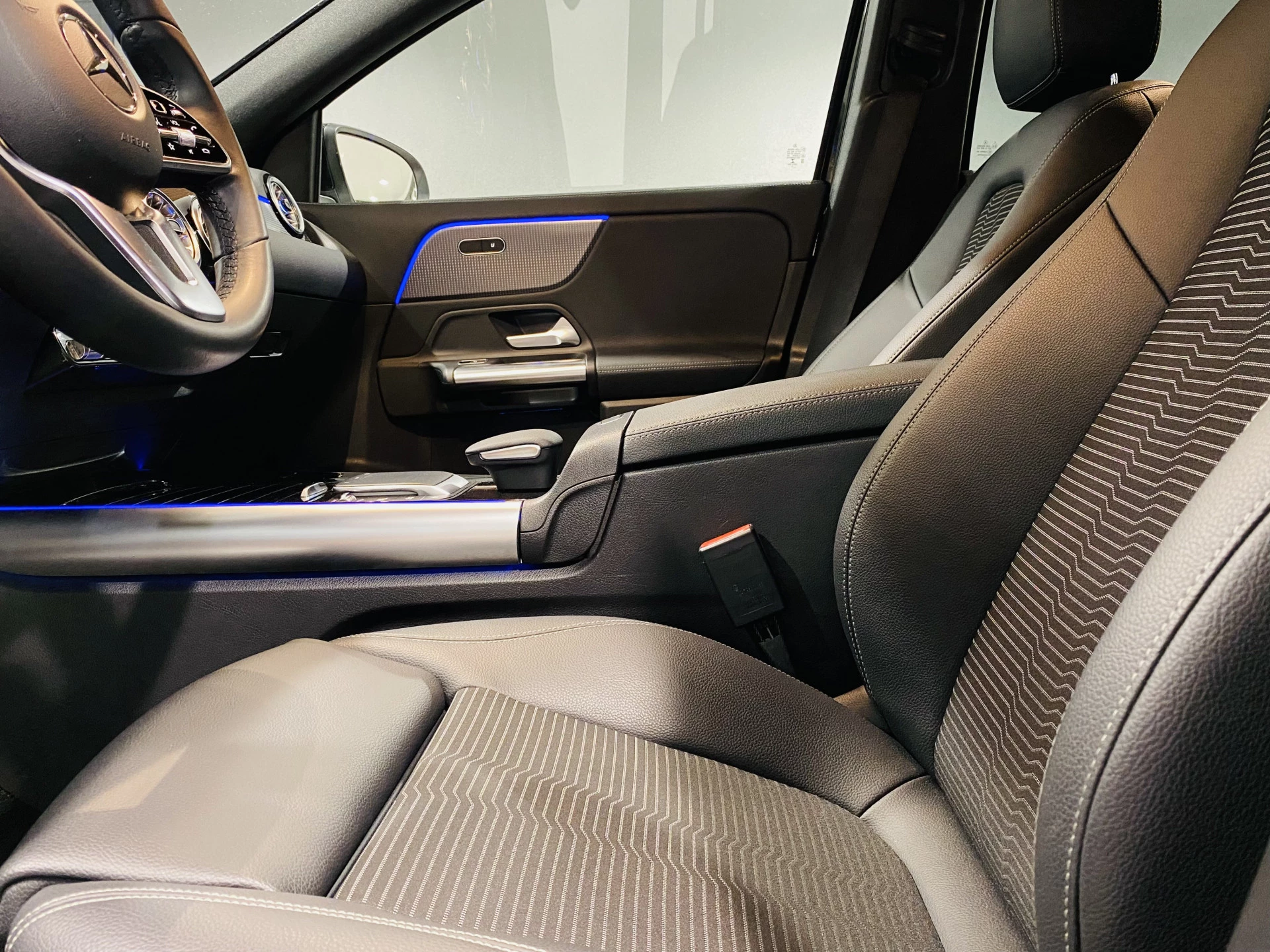 Hoofdafbeelding Mercedes-Benz EQA