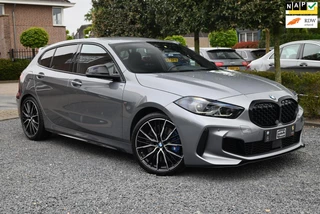 BMW 1-serie M135i xDrive High Executive Color Vision 306 PK Dealer o.h Harman Kardon Camera 19''