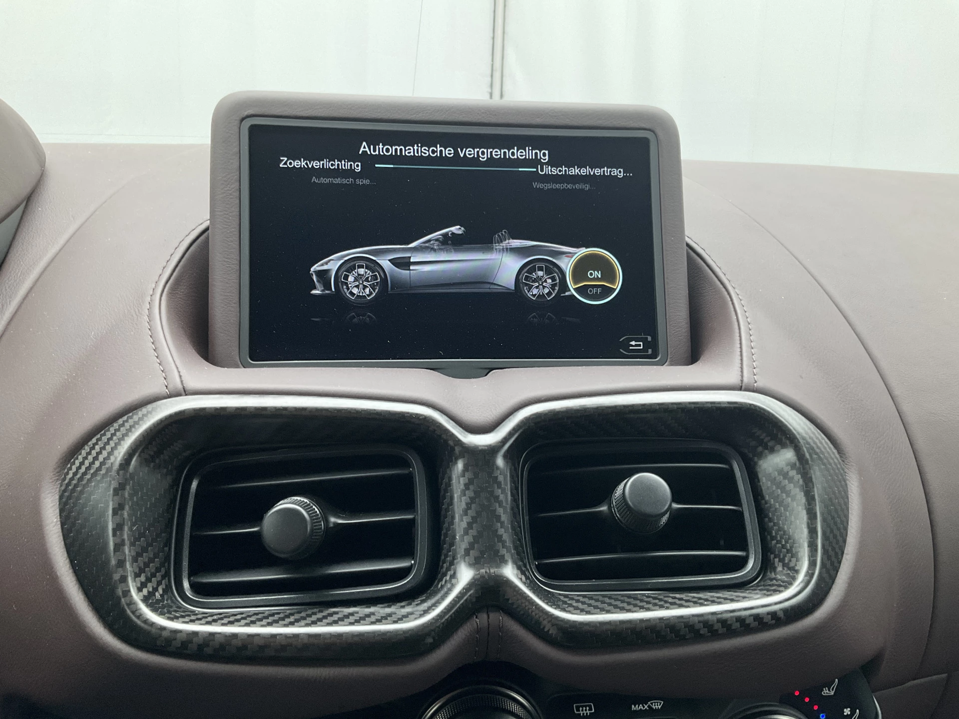 Hoofdafbeelding Aston Martin V8 Vantage