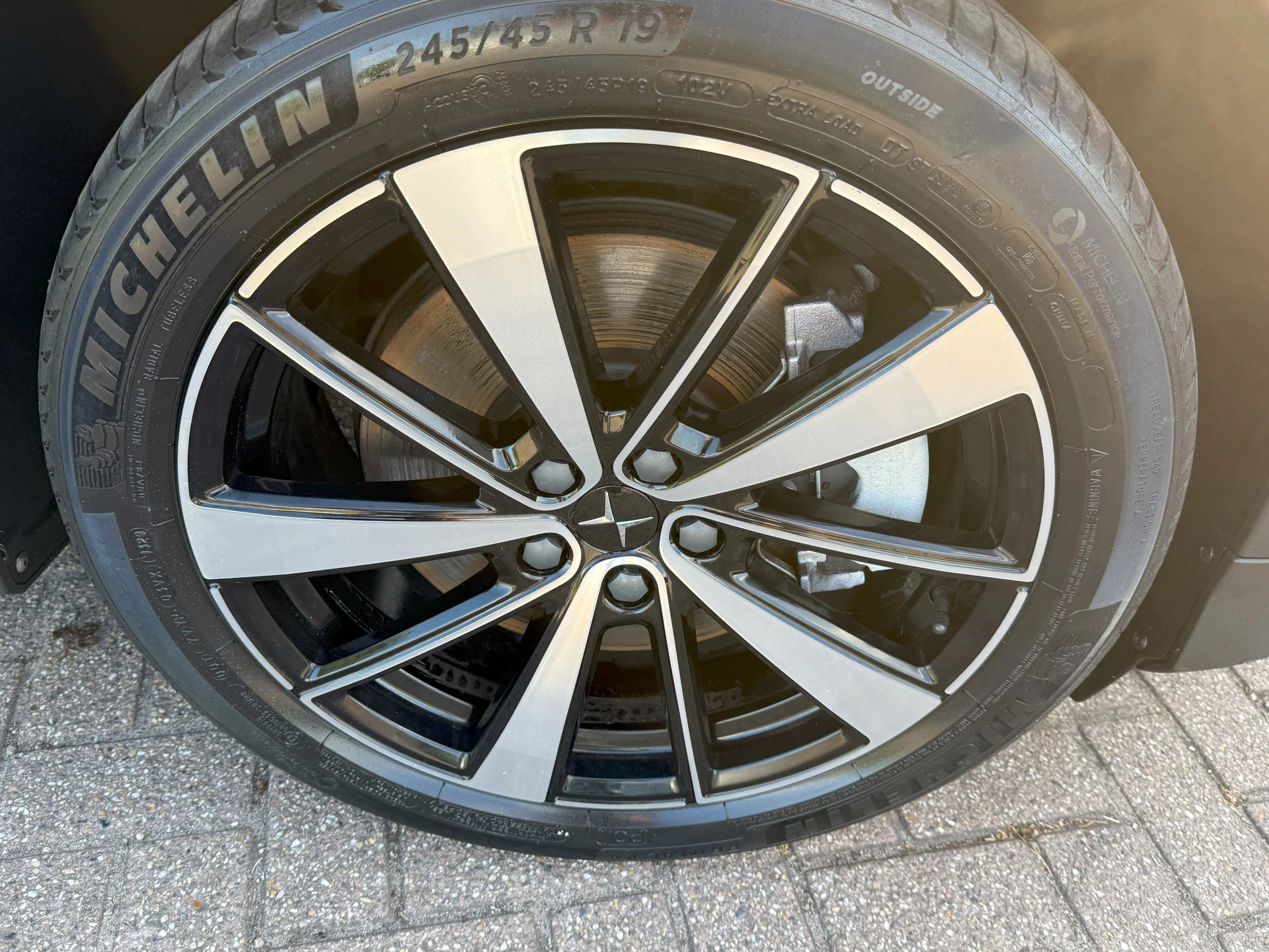 Hoofdafbeelding Polestar 2