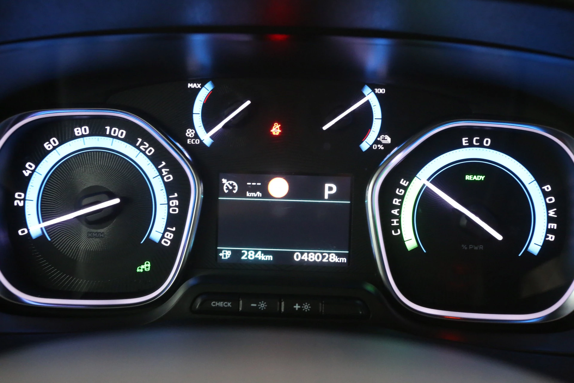 Hoofdafbeelding Peugeot e-Expert