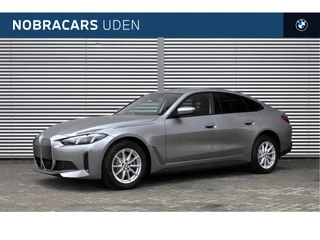 BMW i4 eDrive40 / Schuif-kanteldak / Achteruitrijcamera / Adaptieve LED / Active Cruise Control / Comfort Access / Stoelverwarming