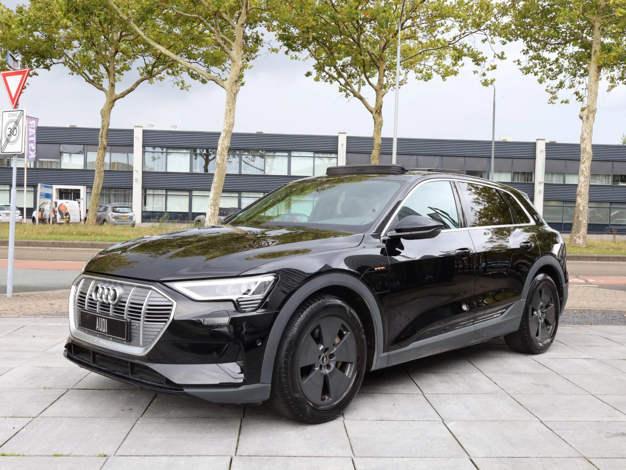 Hoofdafbeelding Audi e-tron