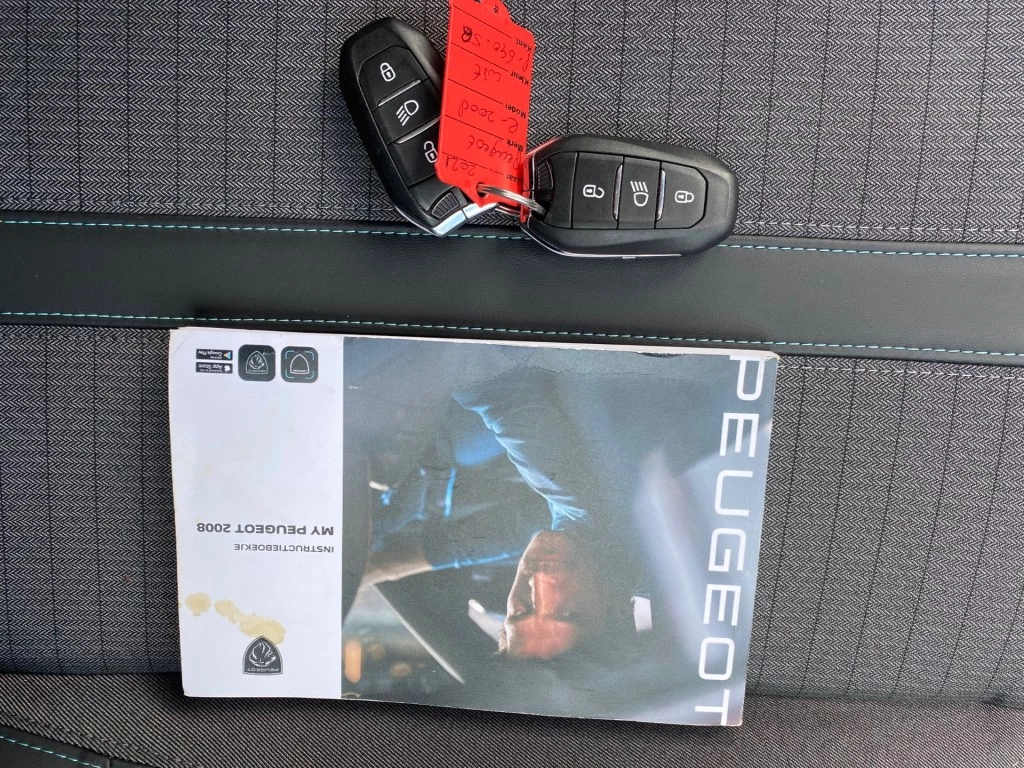 Hoofdafbeelding Peugeot e-2008