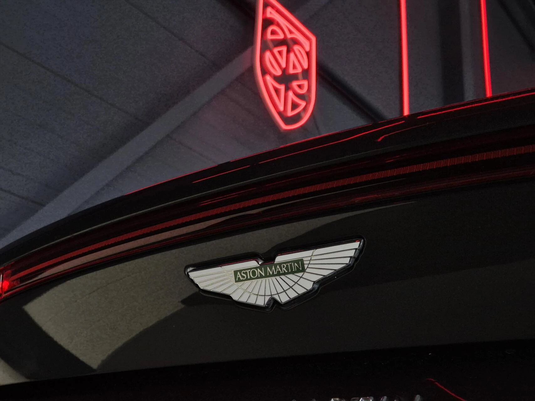 Hoofdafbeelding Aston Martin V8 Vantage