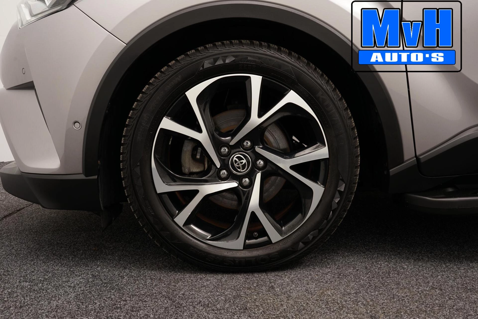 Hoofdafbeelding Toyota C-HR