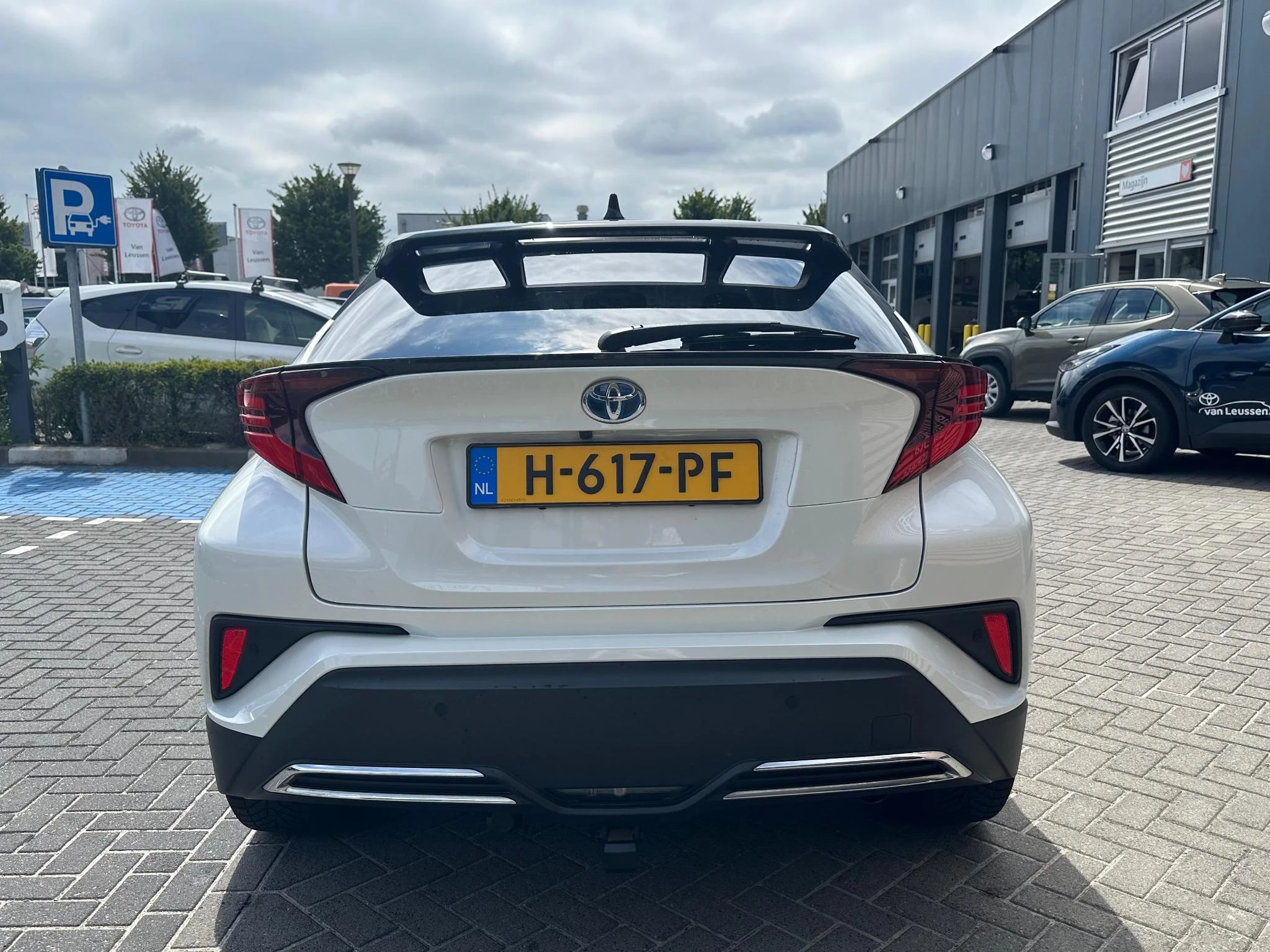 Hoofdafbeelding Toyota C-HR