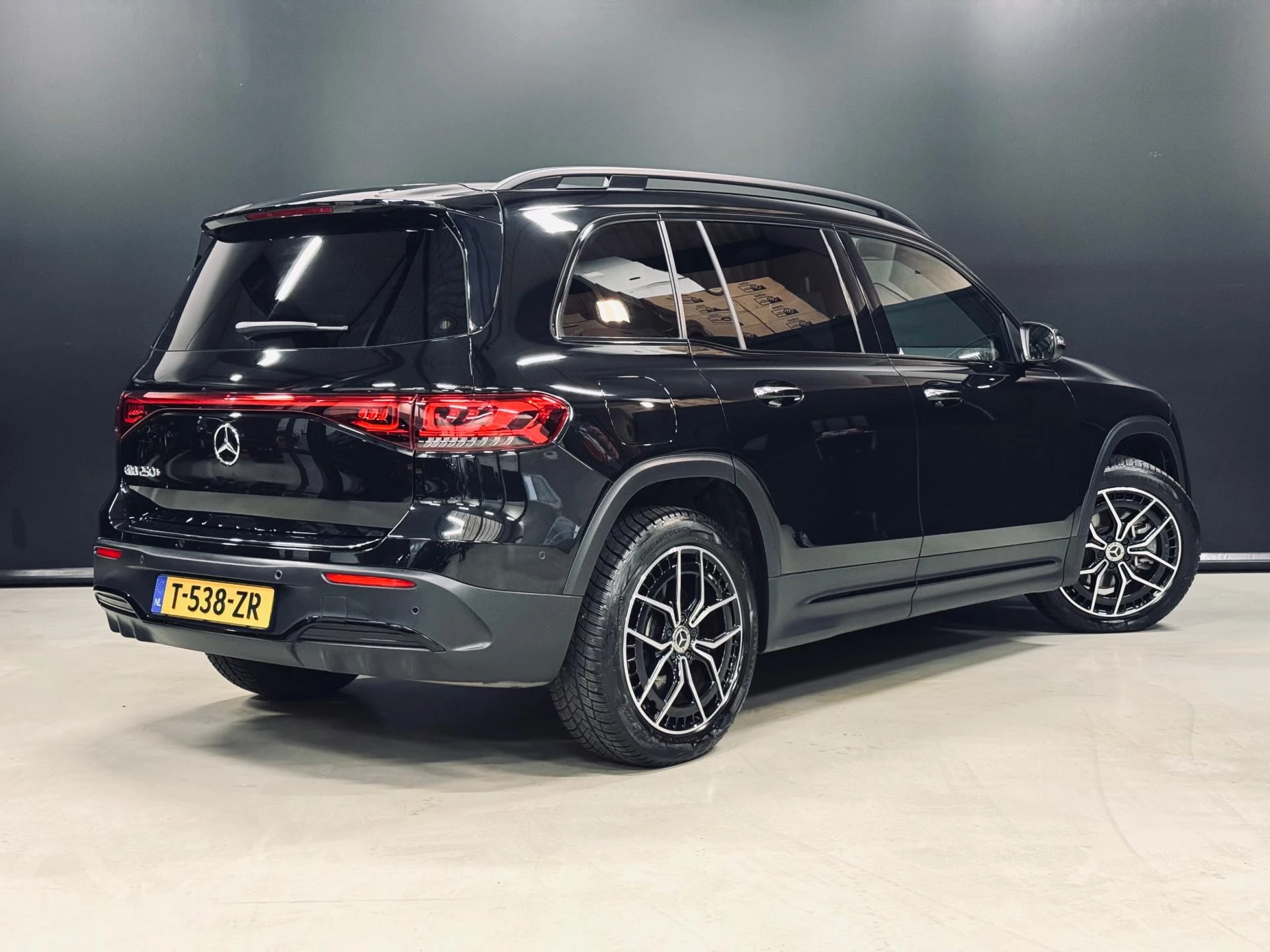 Hoofdafbeelding Mercedes-Benz EQB