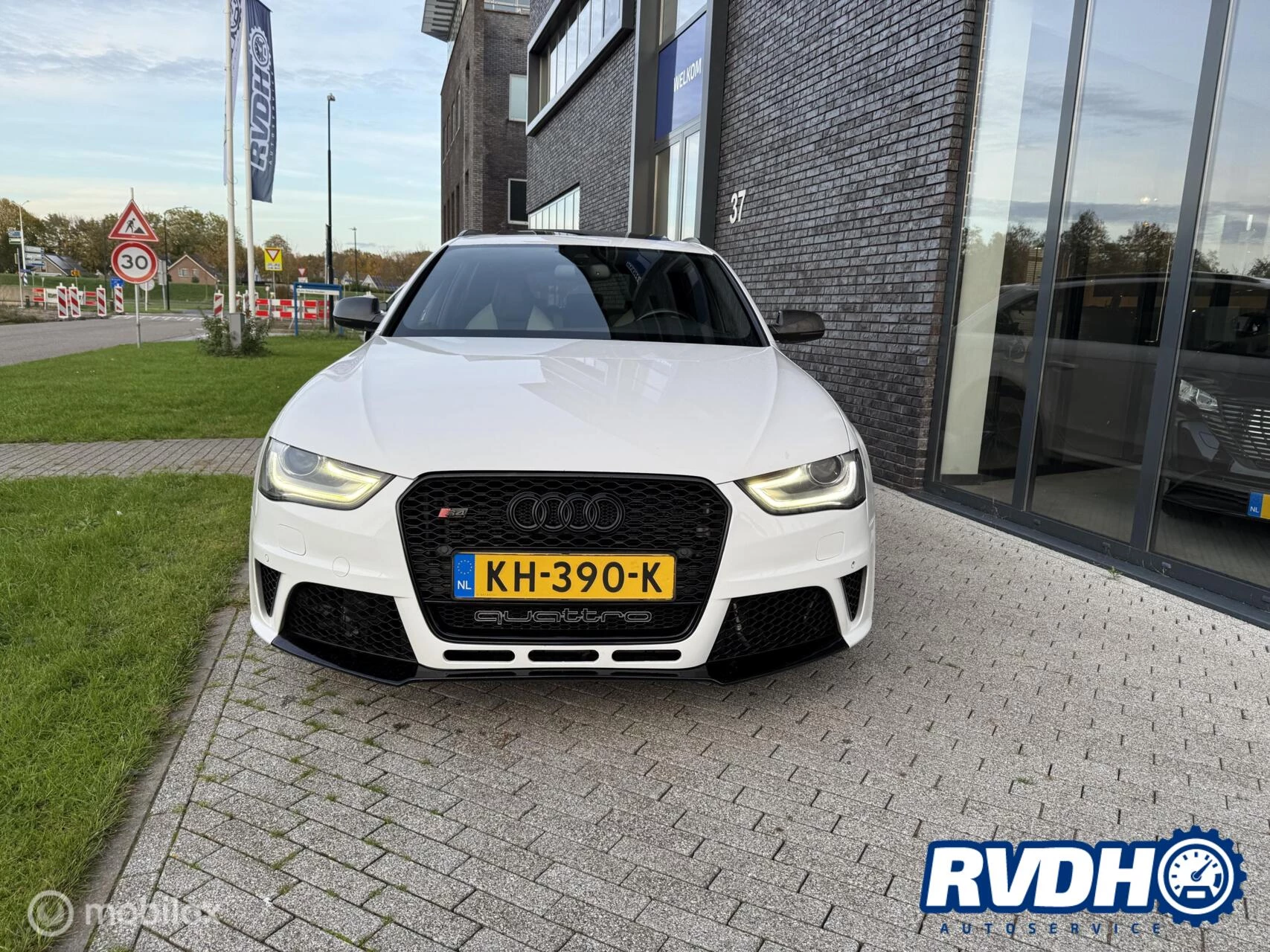 Hoofdafbeelding Audi S4