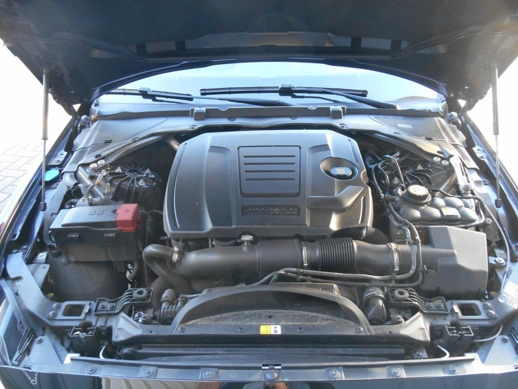 Hoofdafbeelding Jaguar XE