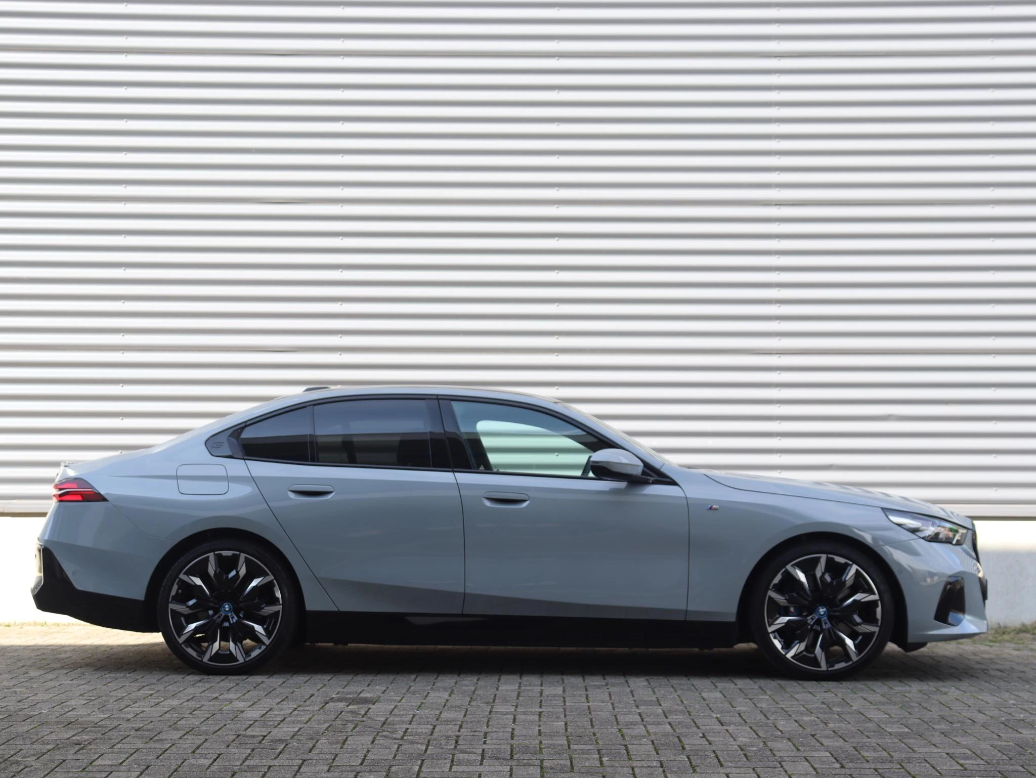 Hoofdafbeelding BMW i5