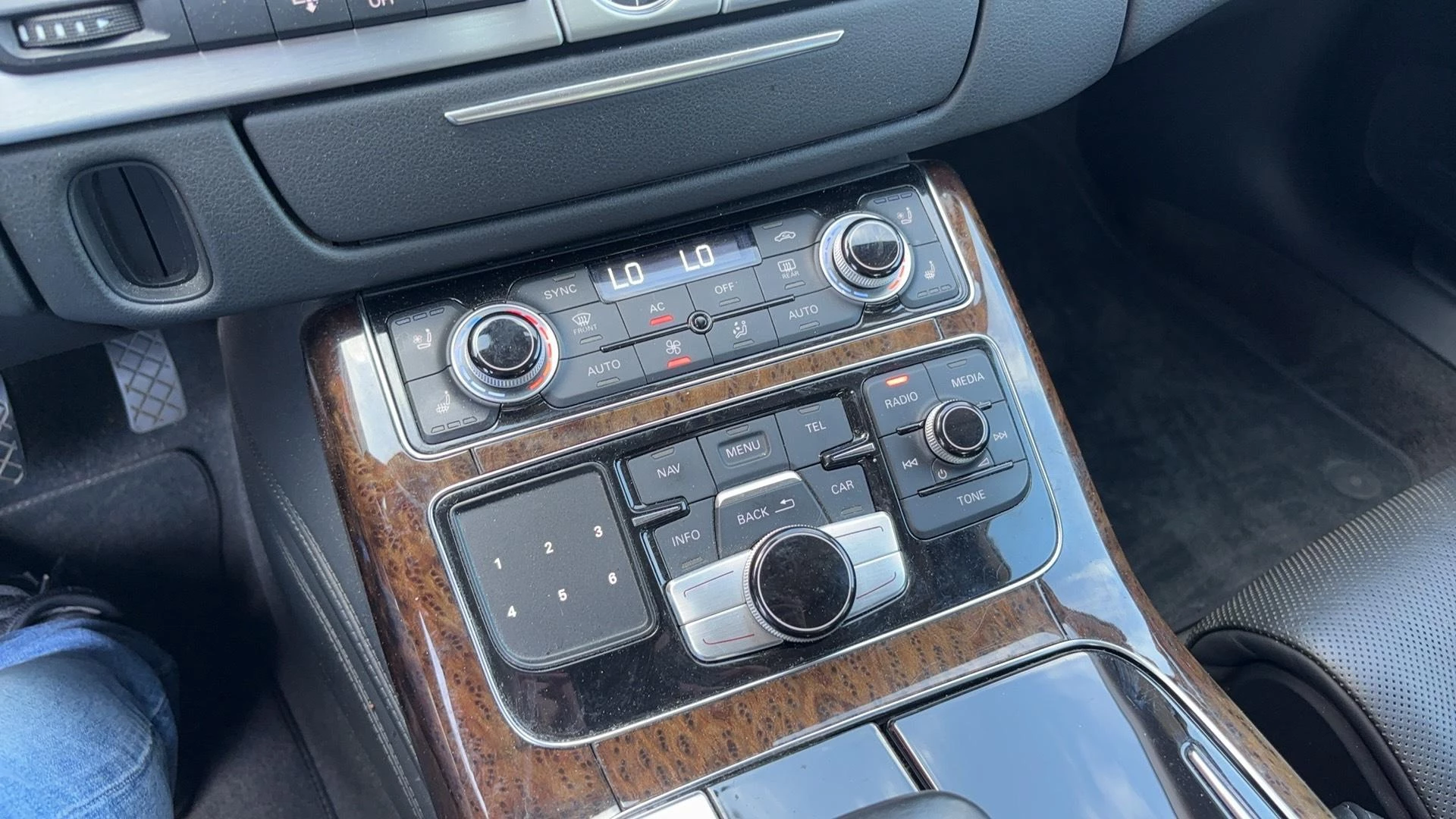 Hoofdafbeelding Audi A8