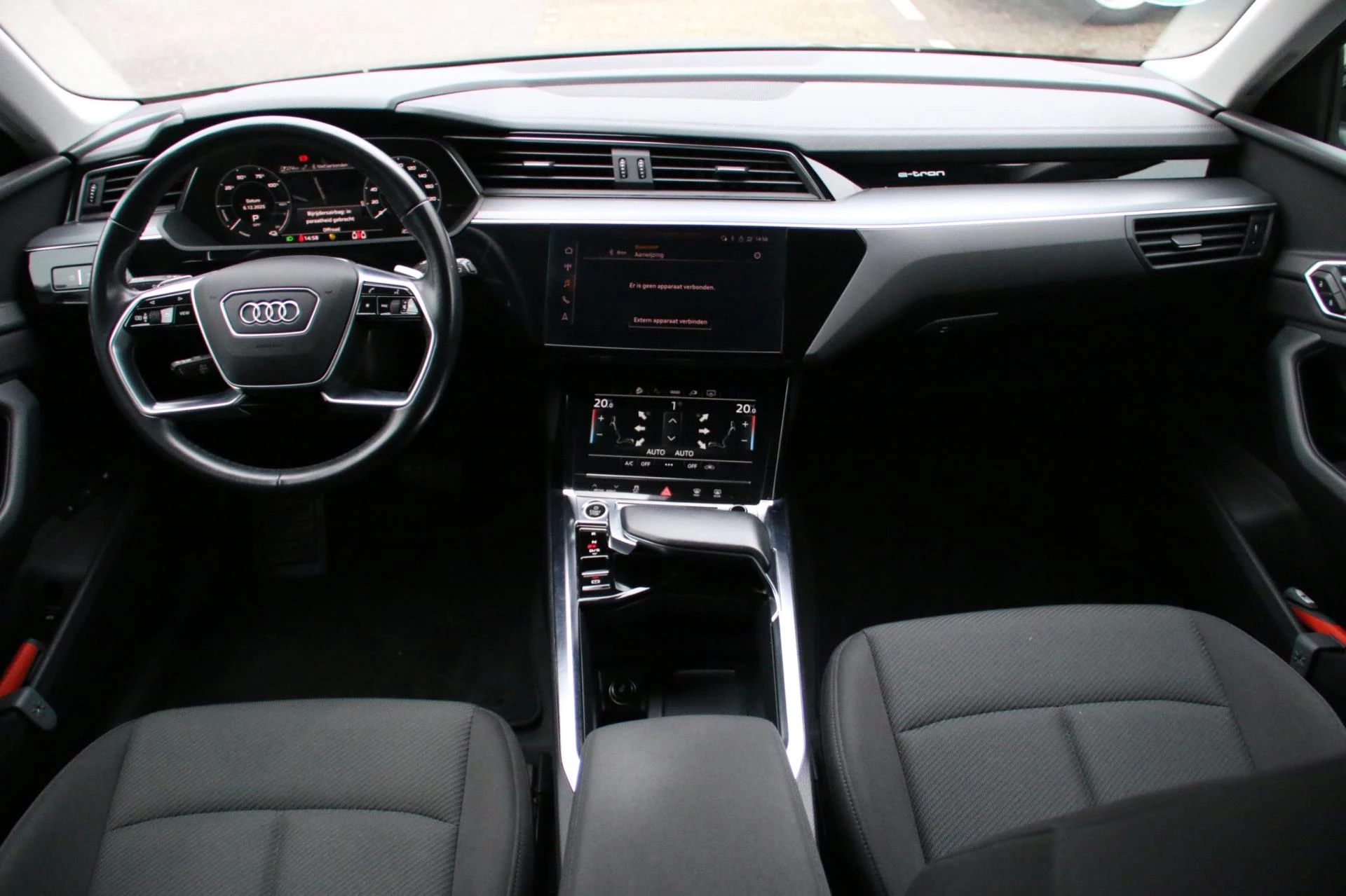 Hoofdafbeelding Audi e-tron