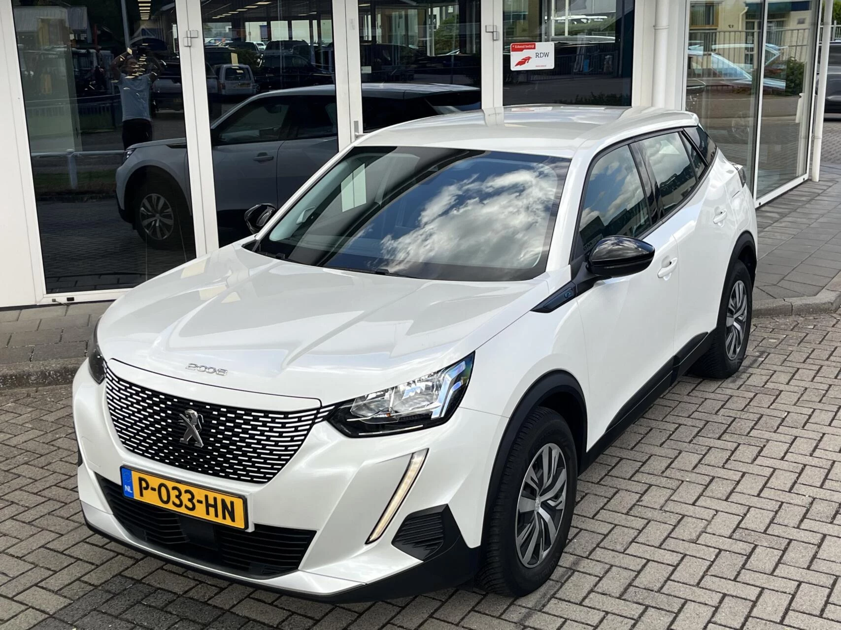Hoofdafbeelding Peugeot e-2008