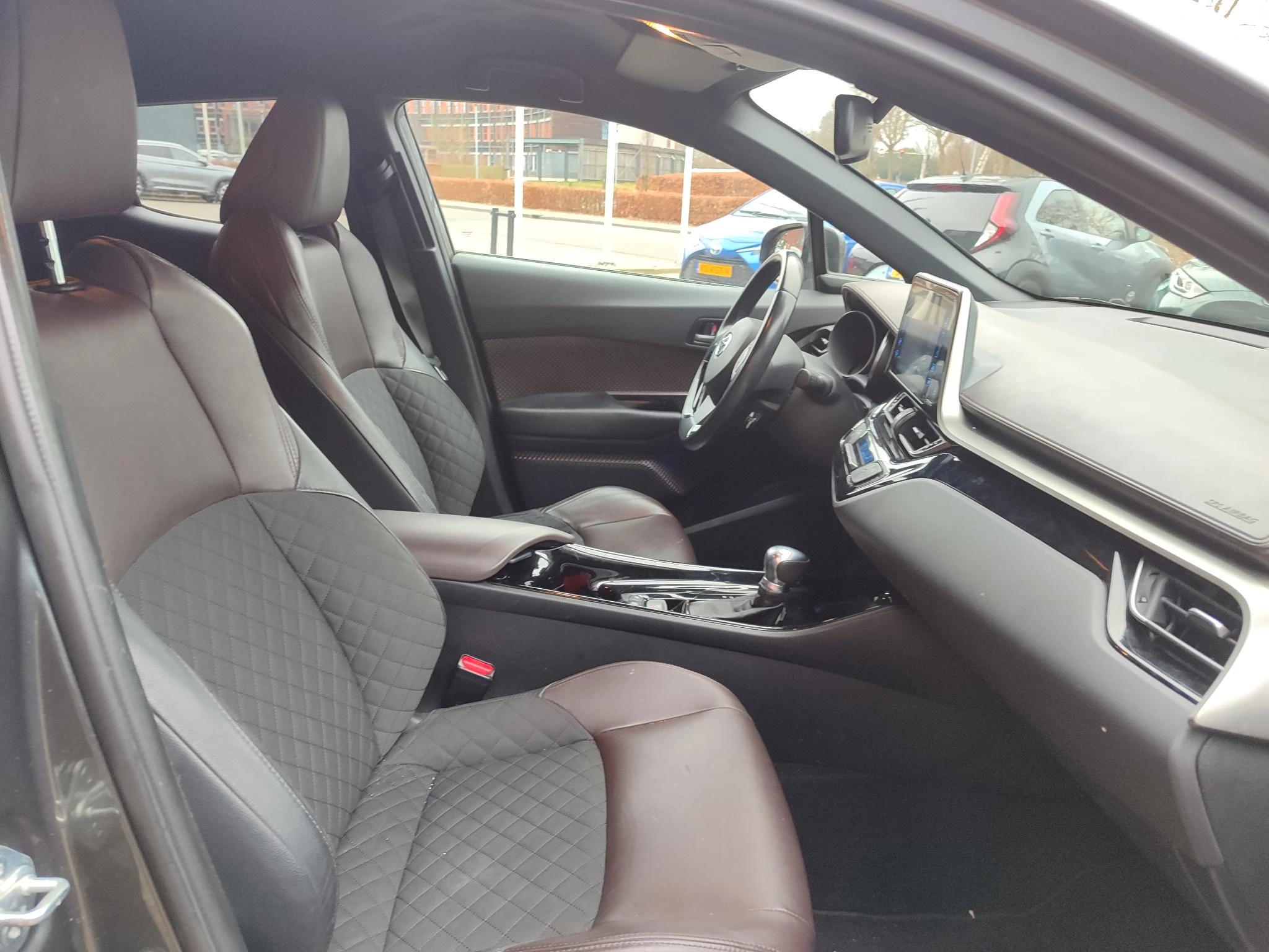 Hoofdafbeelding Toyota C-HR