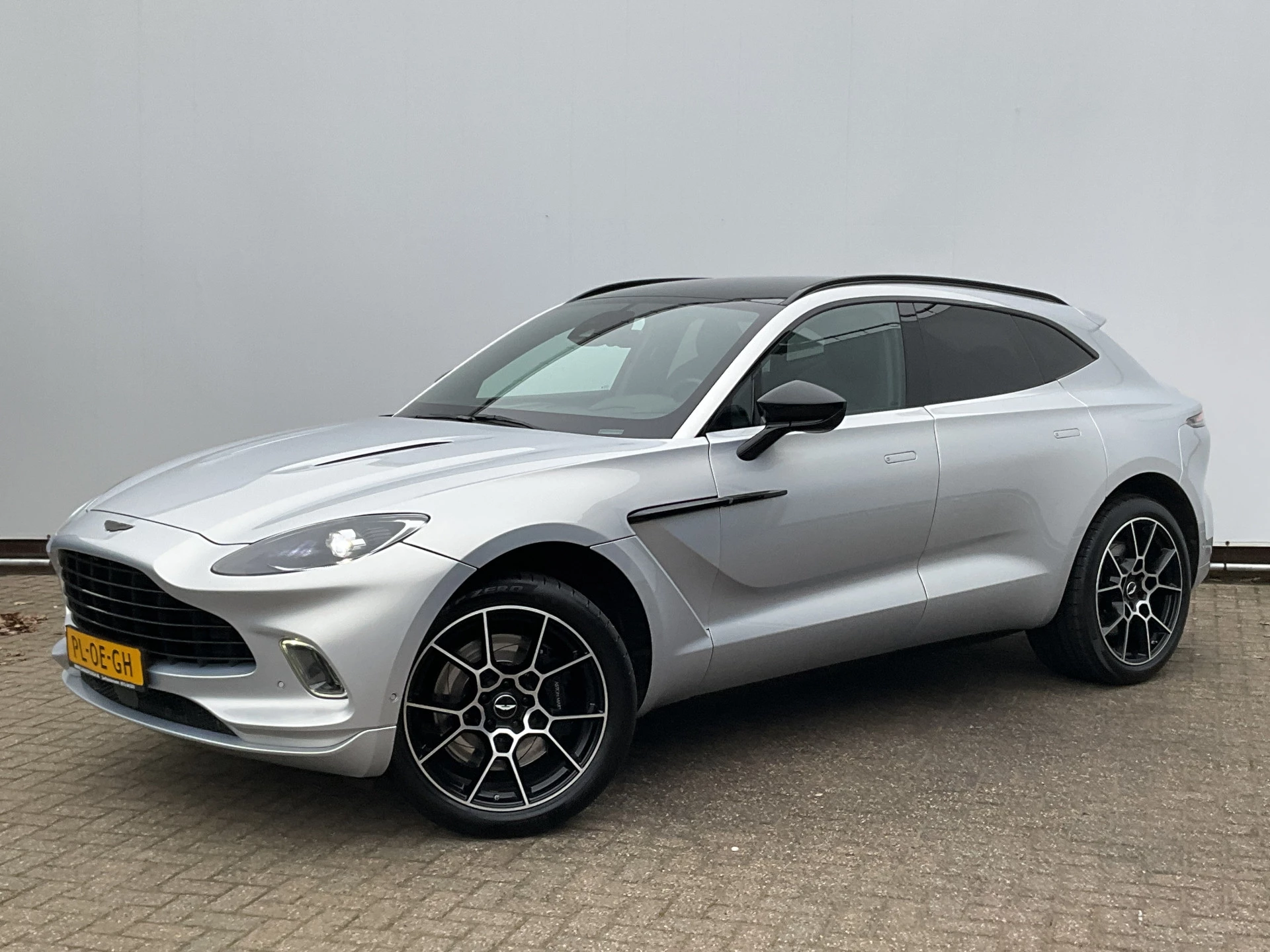 Hoofdafbeelding Aston Martin DBX