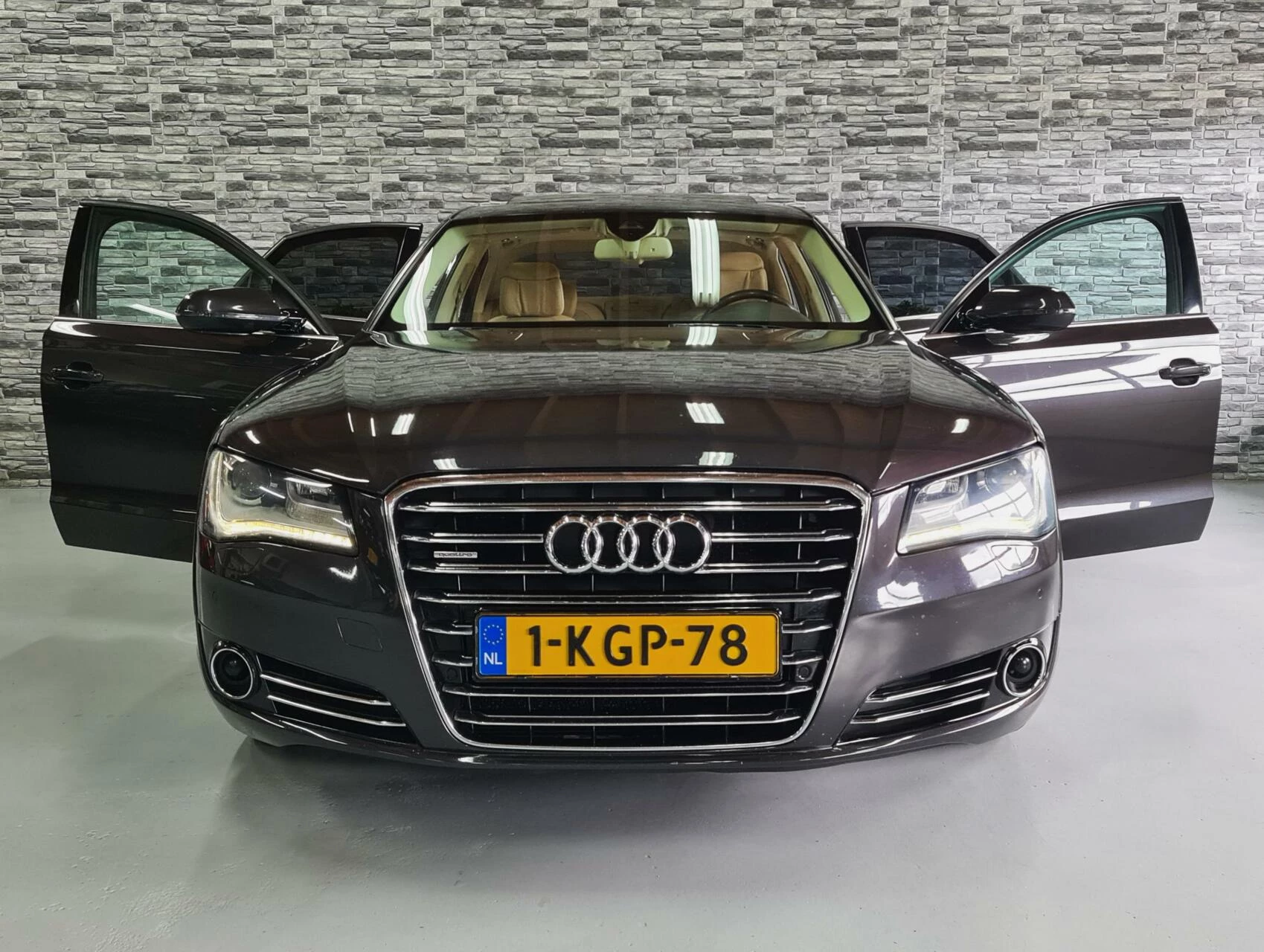 Hoofdafbeelding Audi A8