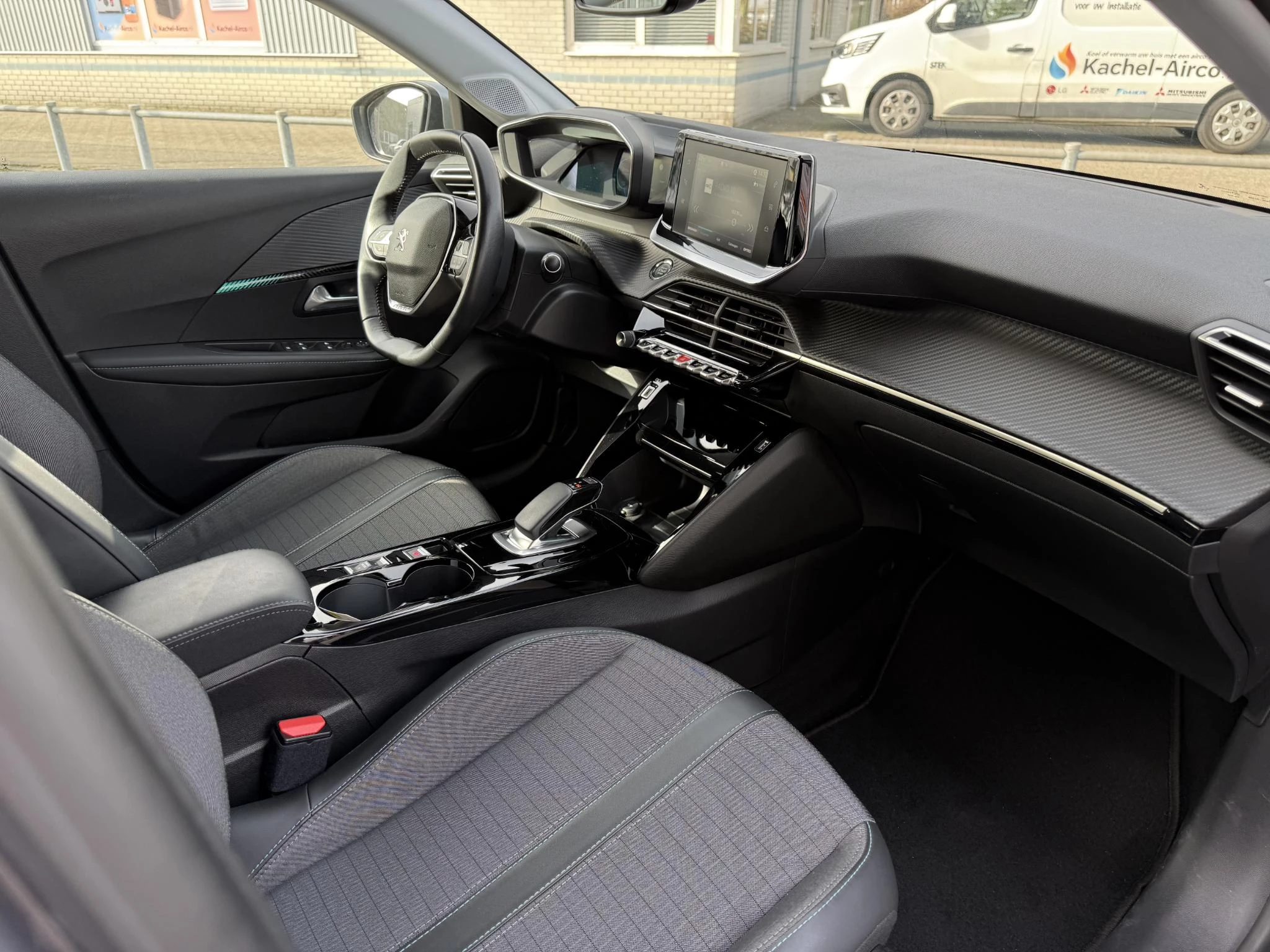 Hoofdafbeelding Peugeot e-208