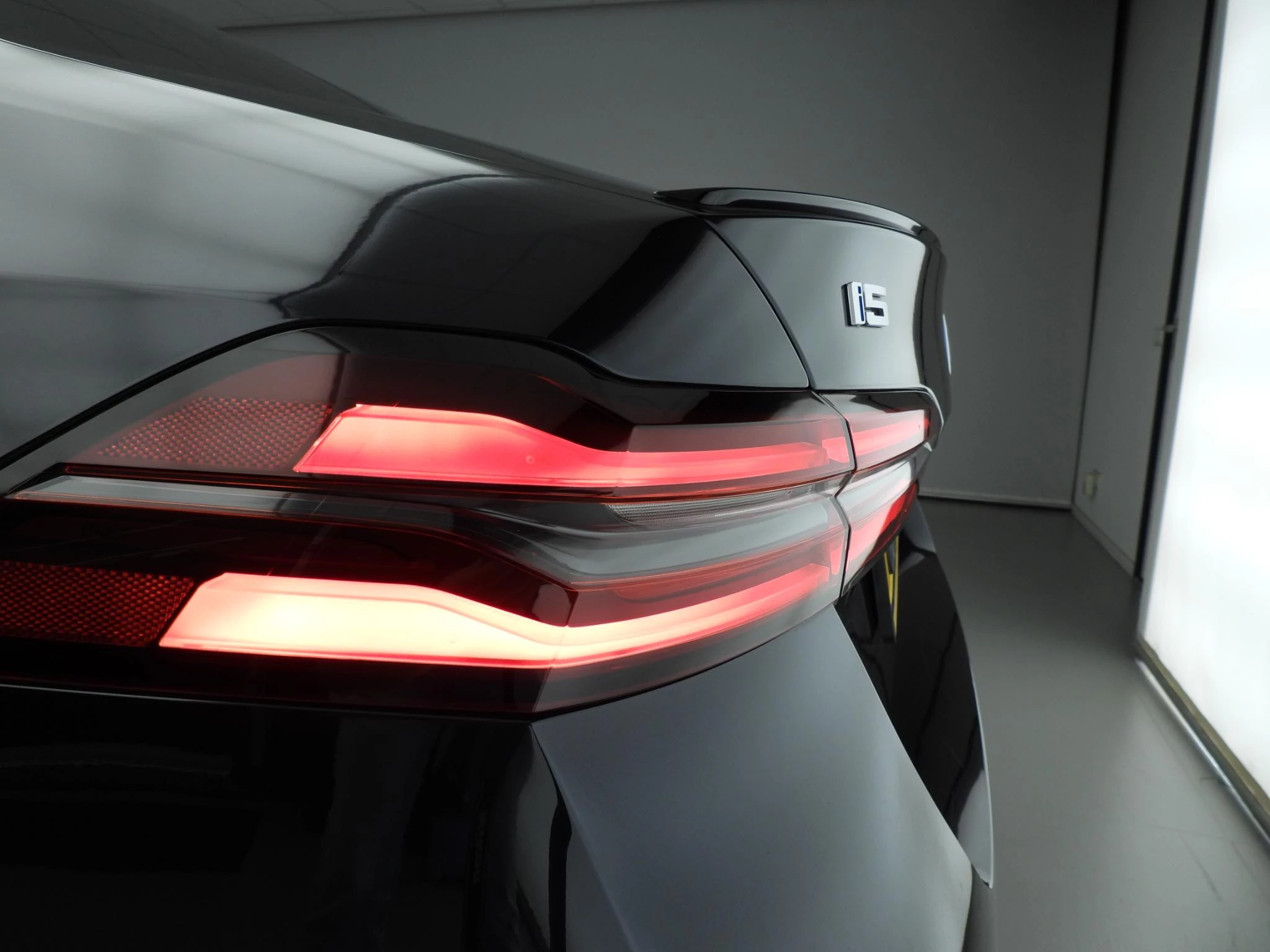 Hoofdafbeelding BMW i5