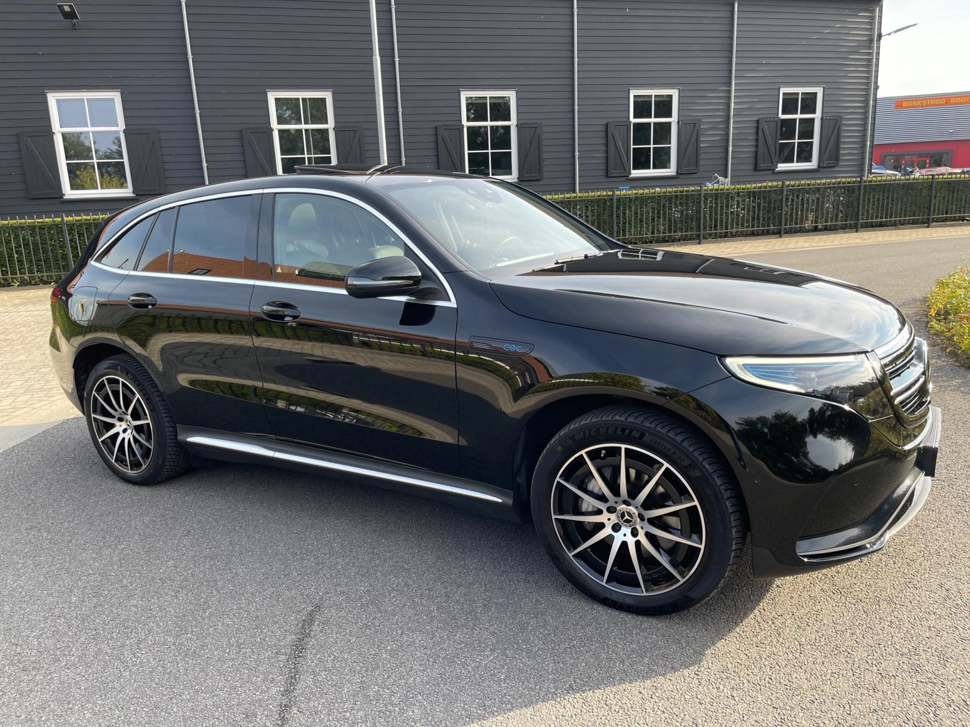 Hoofdafbeelding Mercedes-Benz EQC