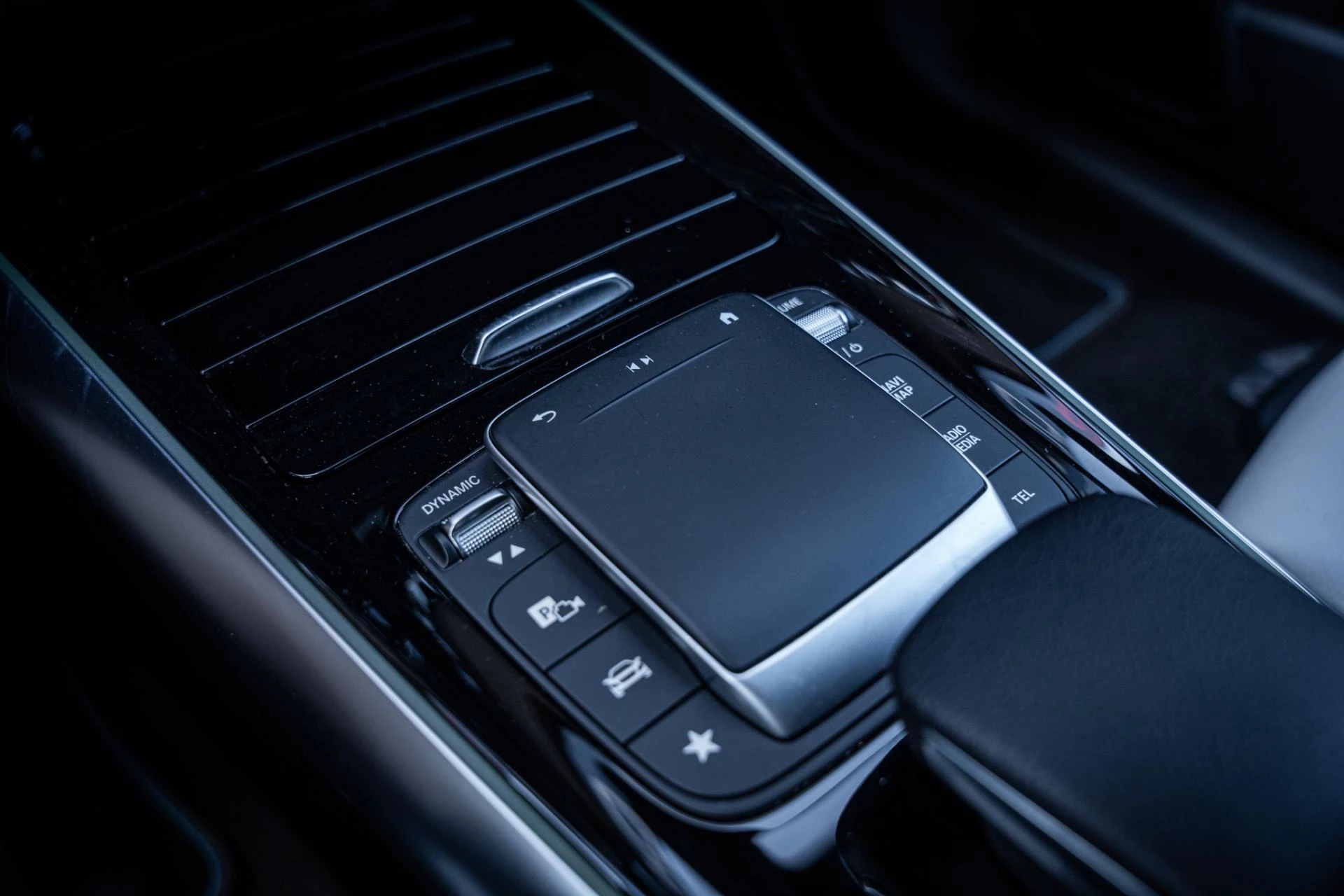 Hoofdafbeelding Mercedes-Benz EQA