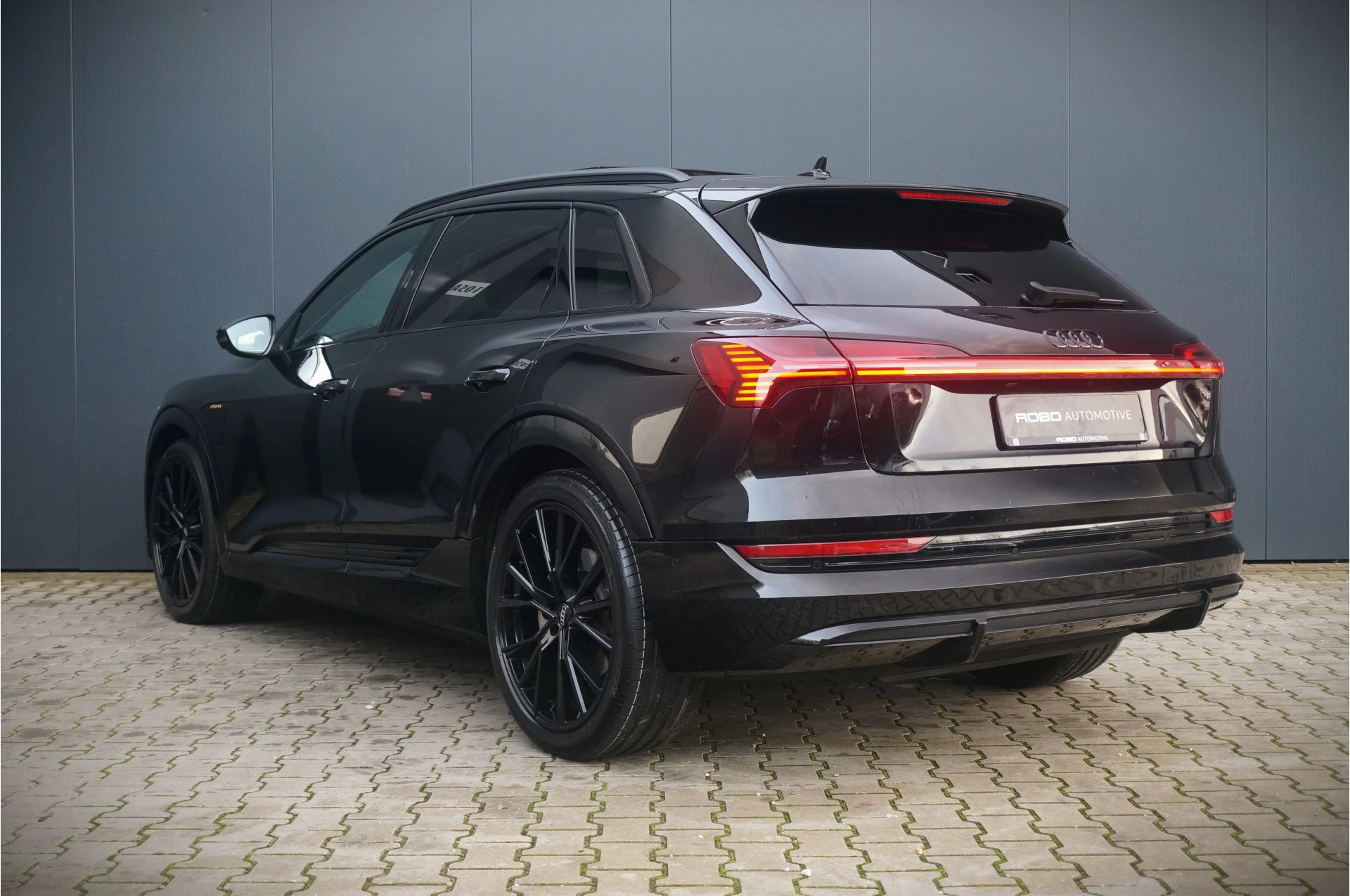 Hoofdafbeelding Audi e-tron