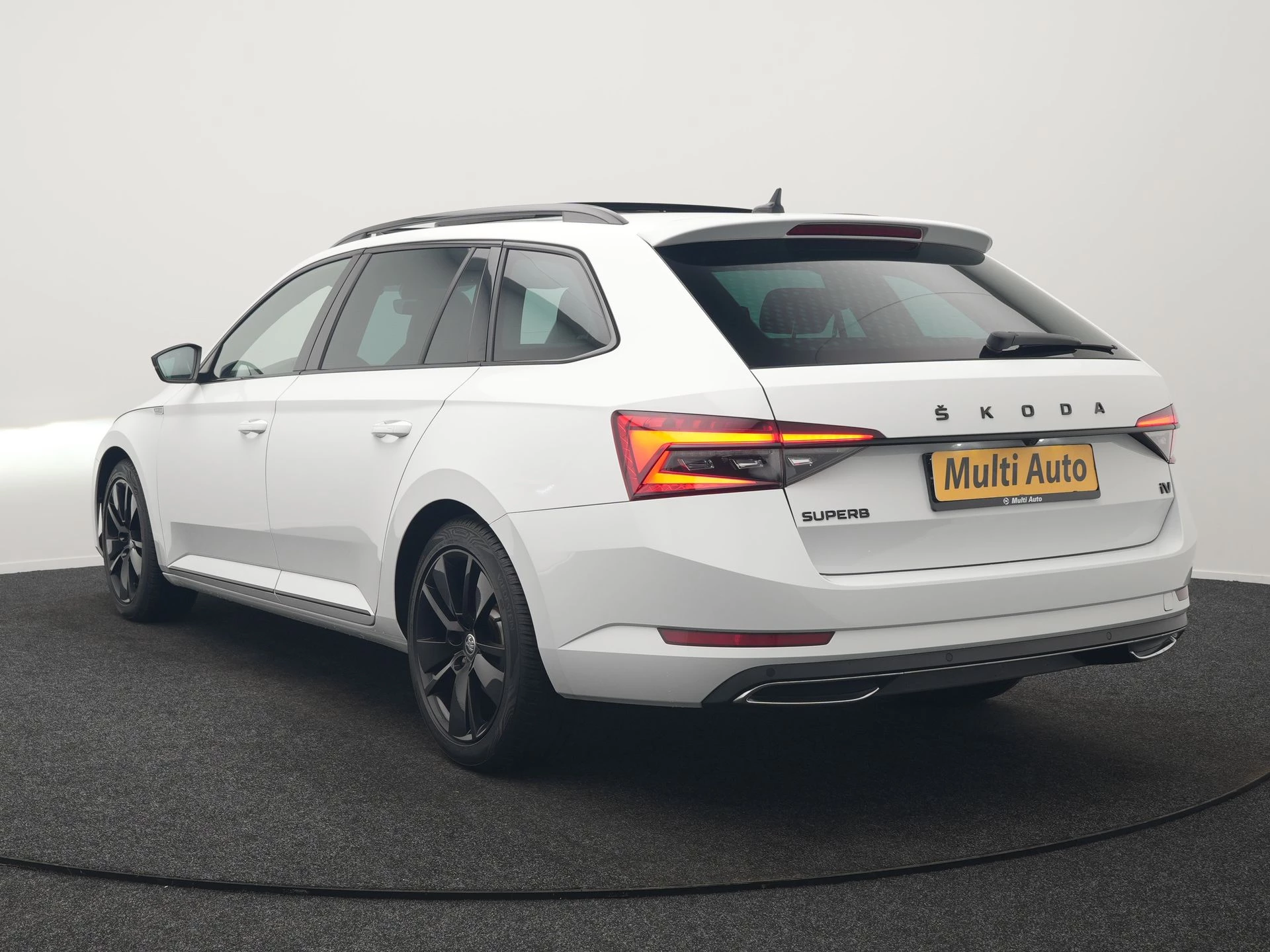 Hoofdafbeelding Škoda Superb