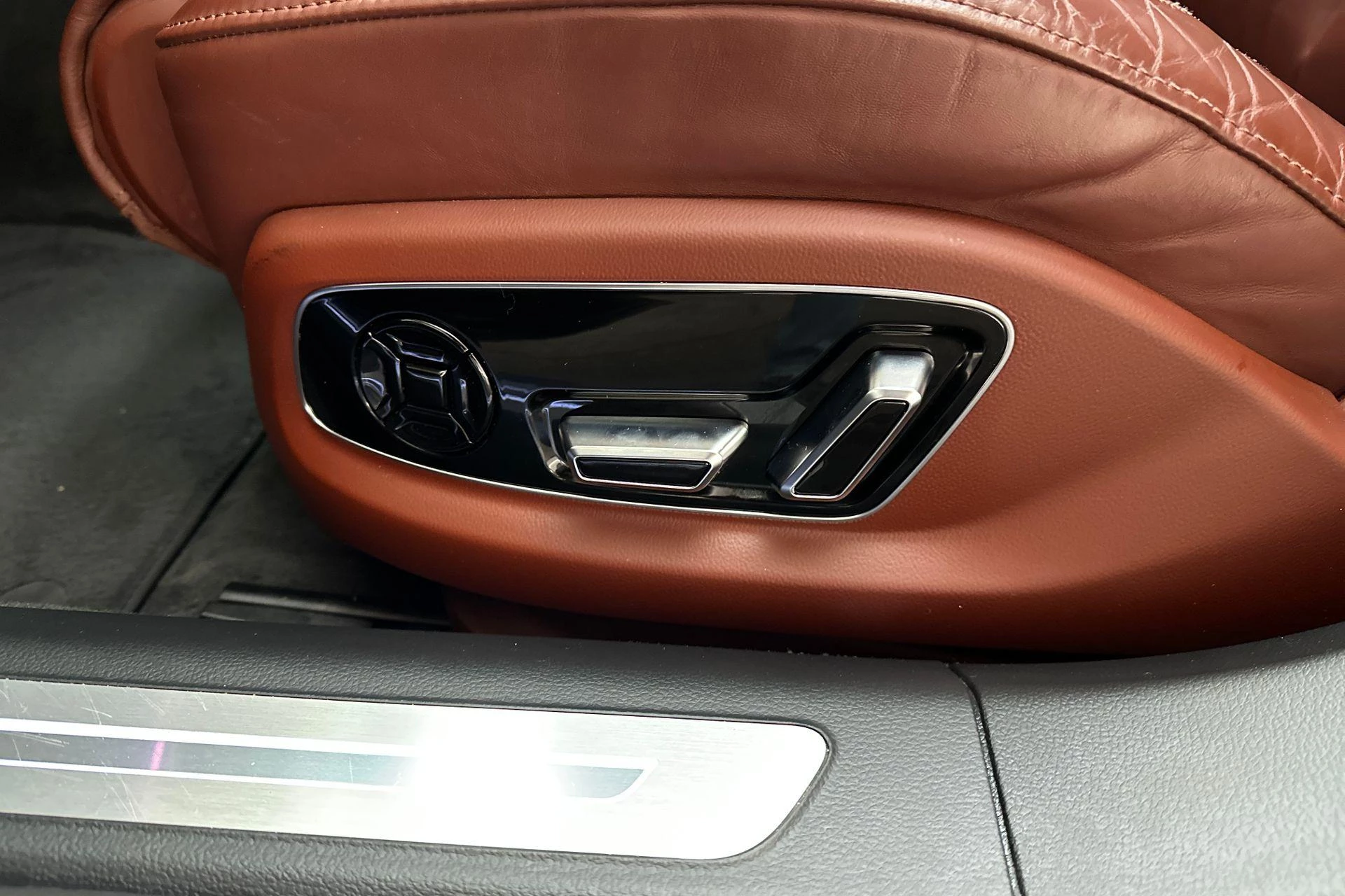 Hoofdafbeelding Audi A8