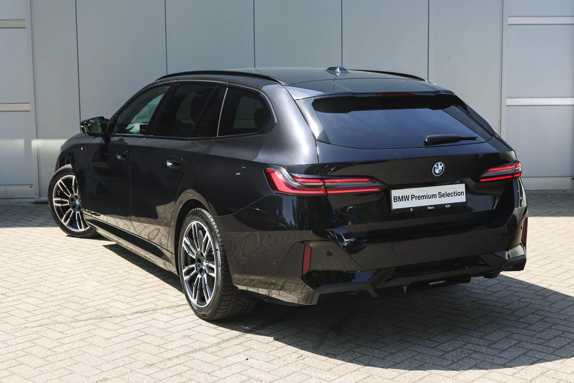 Hoofdafbeelding BMW i5