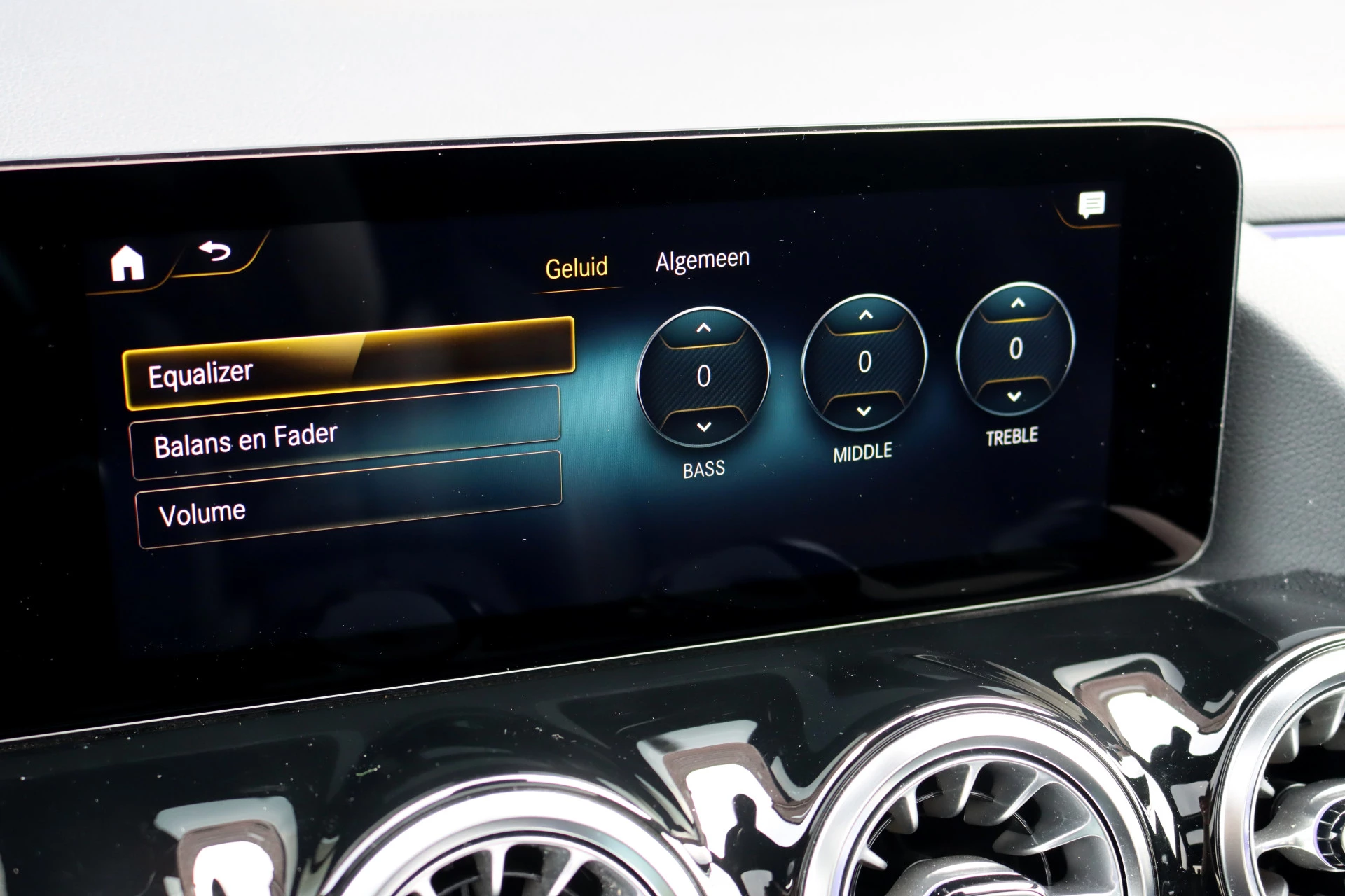 Hoofdafbeelding Mercedes-Benz EQA