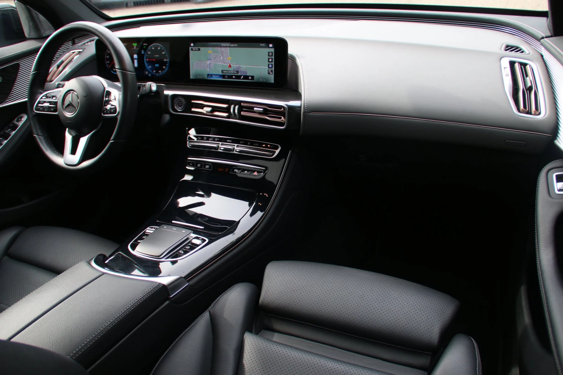 Hoofdafbeelding Mercedes-Benz EQC